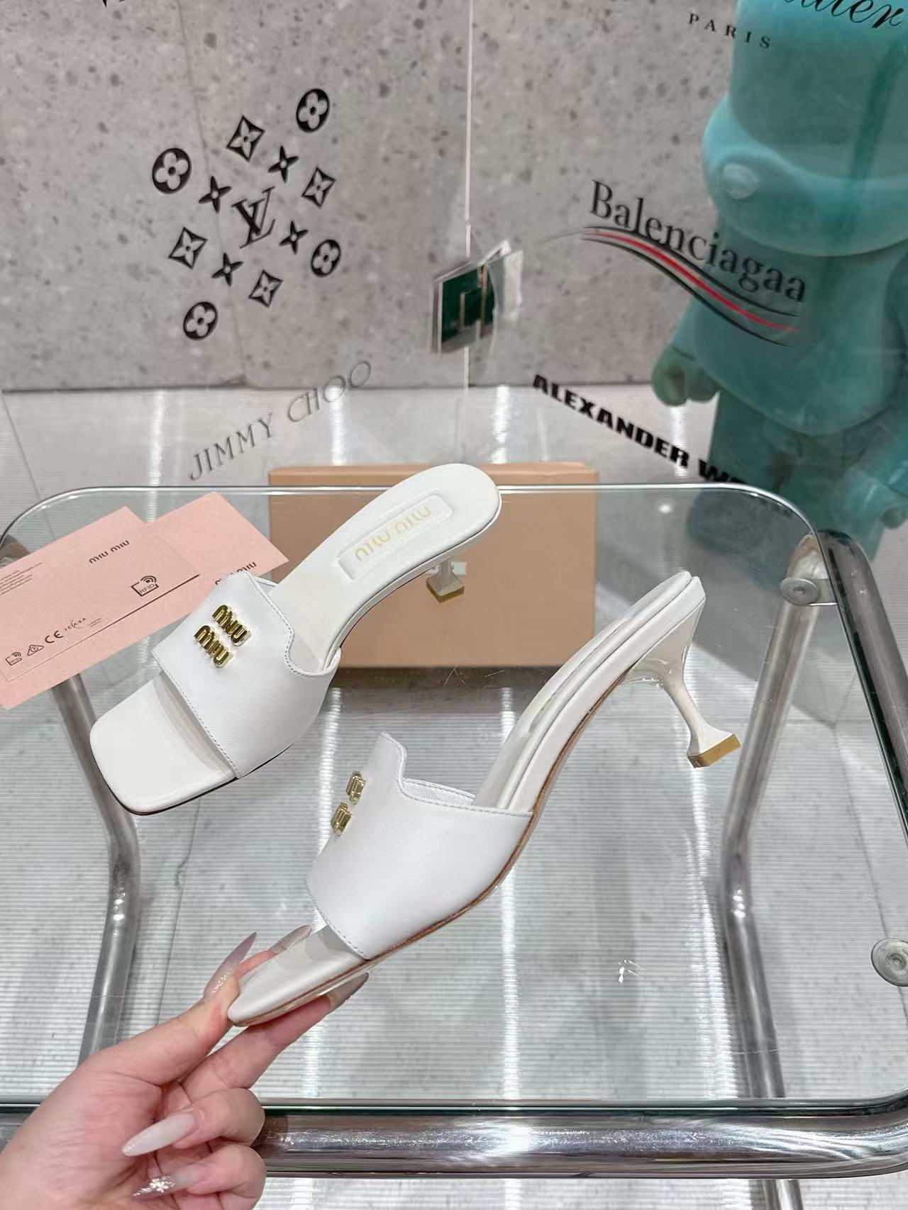 M1UM1U 高品質ローヒールシューズ【50%割引+送料無料】