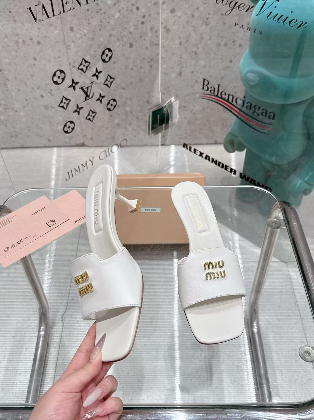 M1UM1U 高品質ローヒールシューズ【50%割引+送料無料】