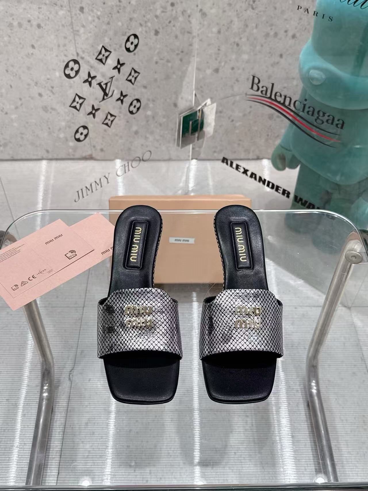 M1UM1U 高品質ローヒールシューズ【50%割引+送料無料】