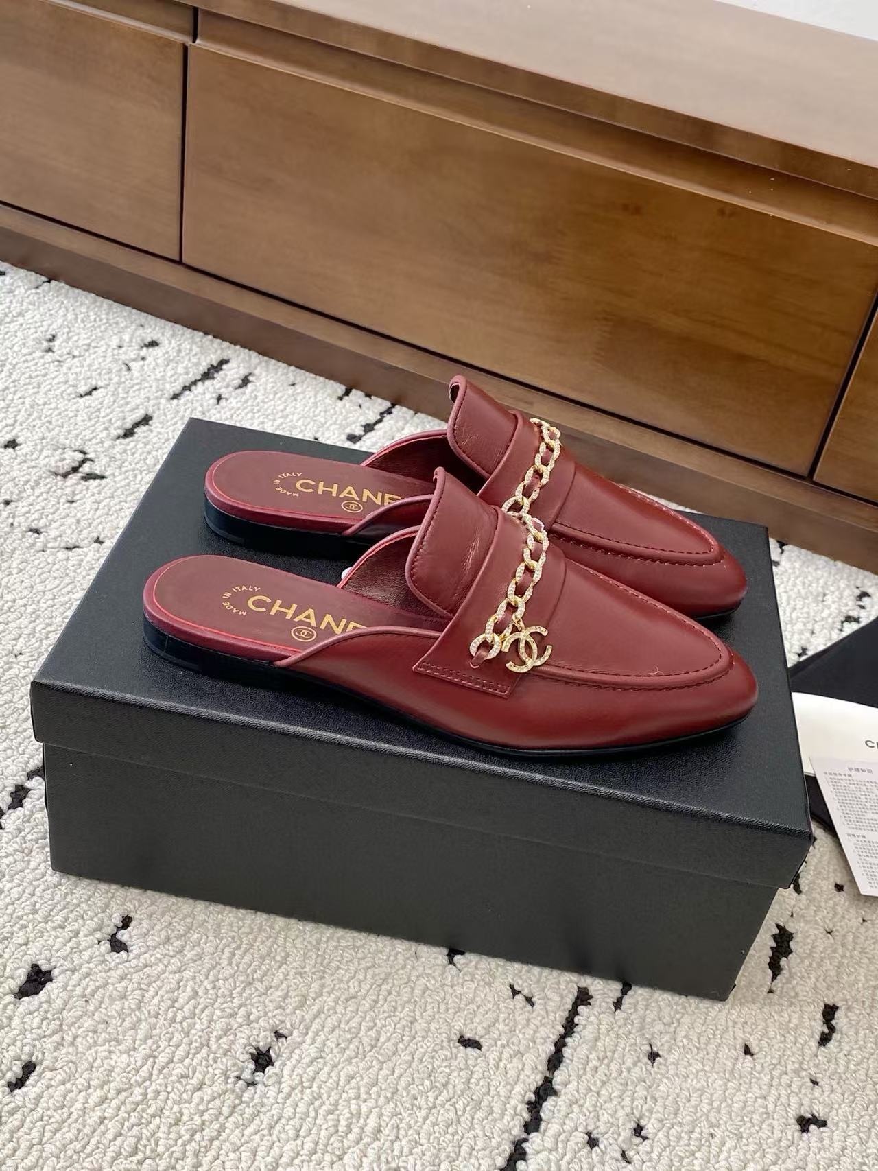 CHANE1 高品質チェーンレザースリッパ【50％割引+送料無料】