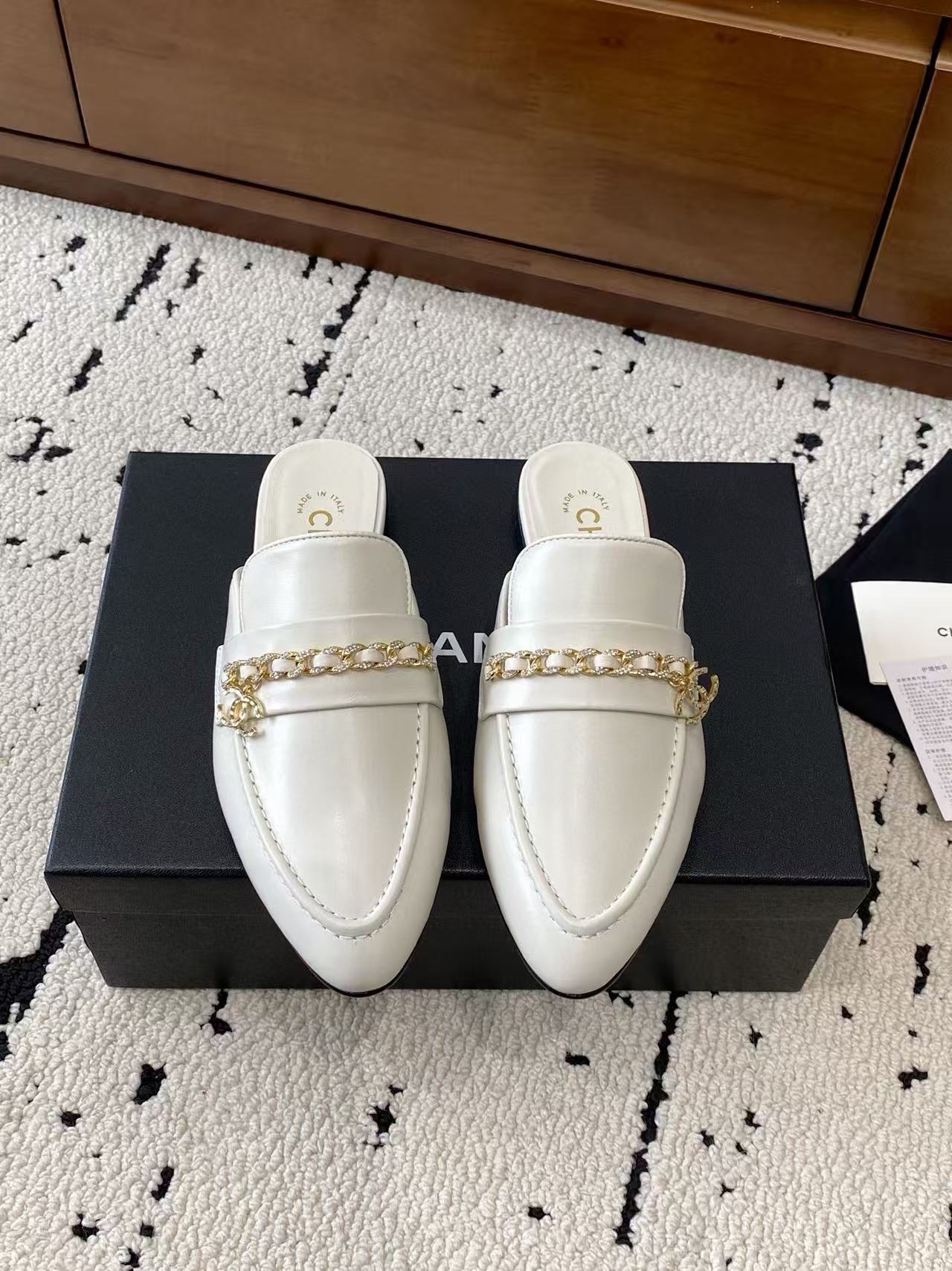 CHANE1 高品質チェーンレザースリッパ【50％割引+送料無料】