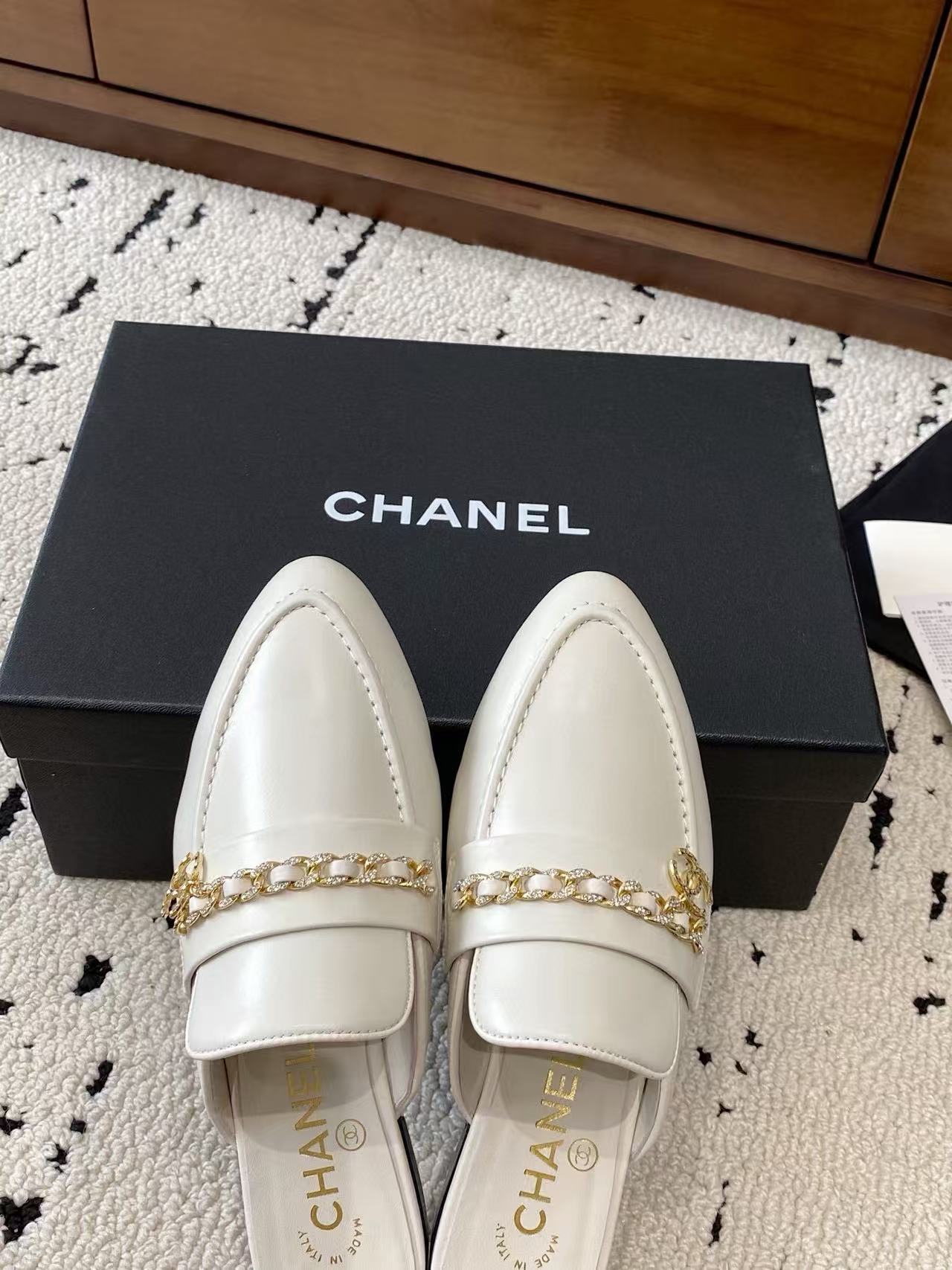 CHANE1 高品質チェーンレザースリッパ【50％割引+送料無料】