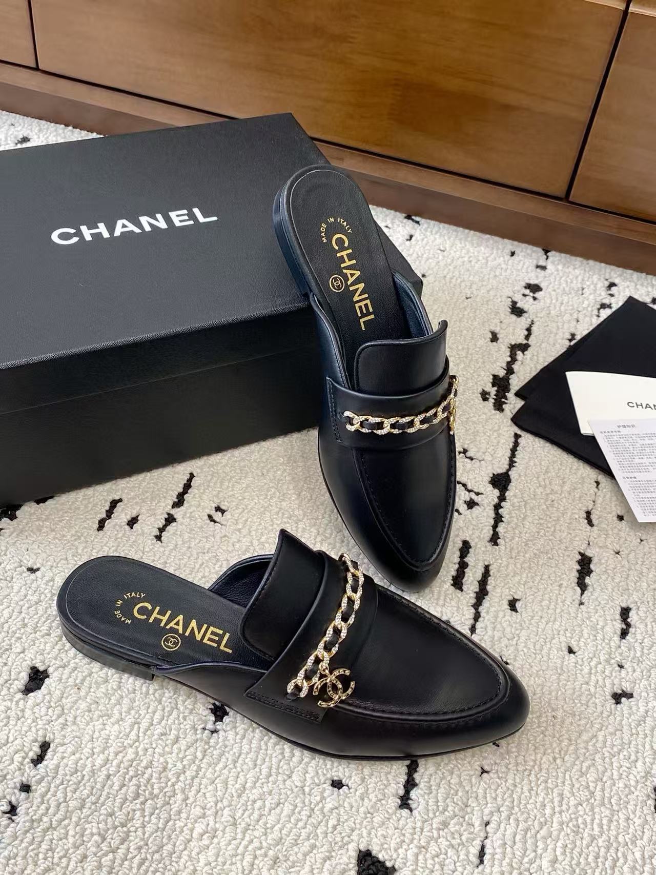 CHANE1 高品質チェーンレザースリッパ【50％割引+送料無料】