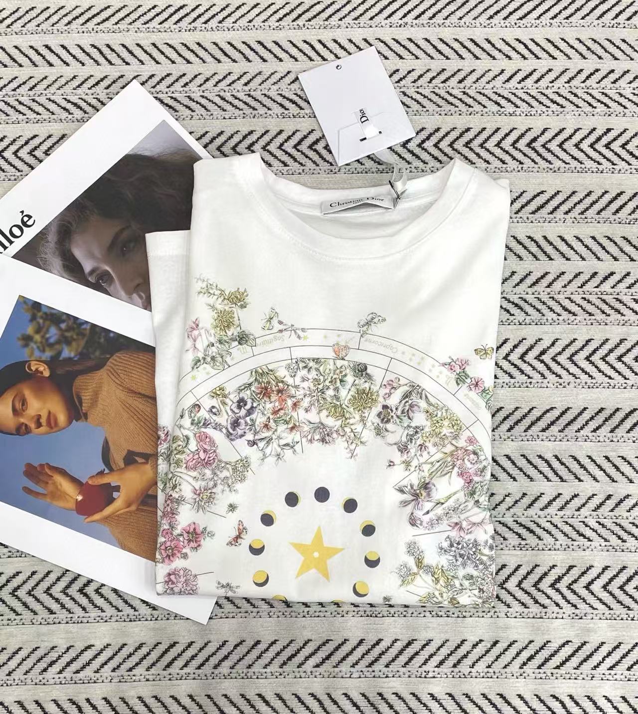 DI0R 五芒星 レタープリント Tシャツ【50％割引+送料無料】