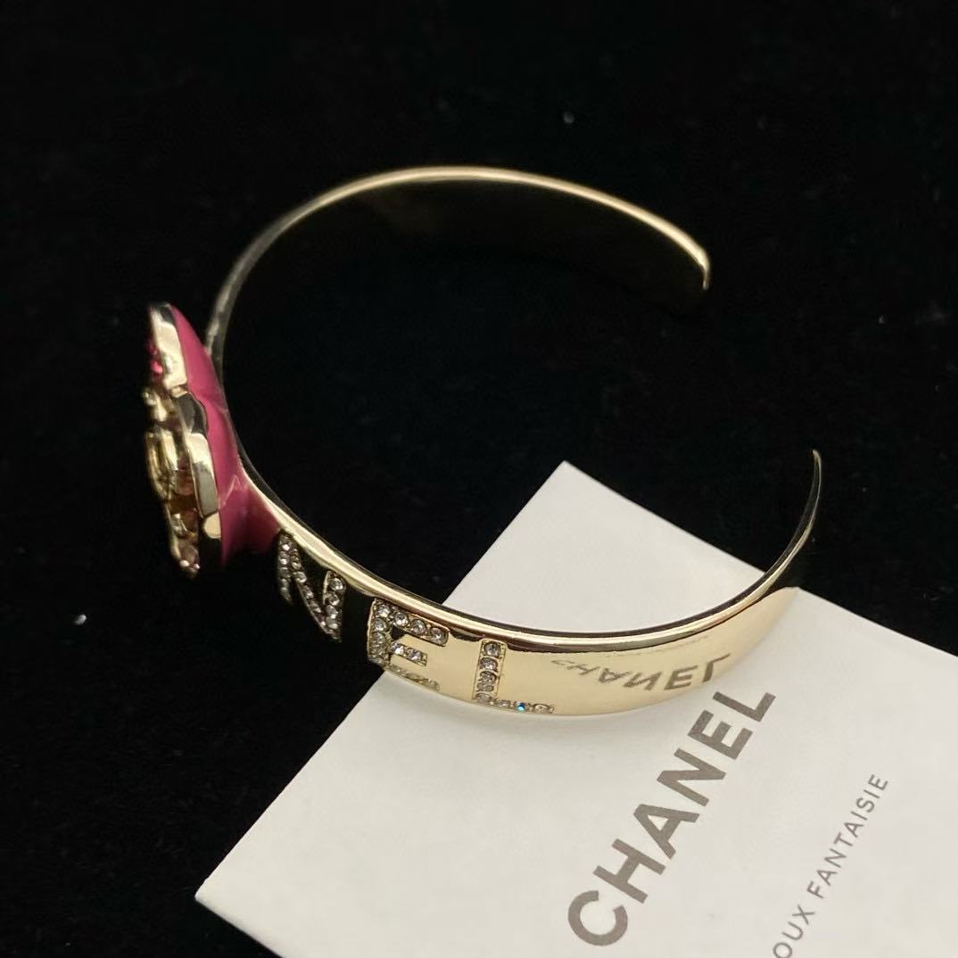 CHANE1 ピンクハートブレスレット【50%割引+送料無料】