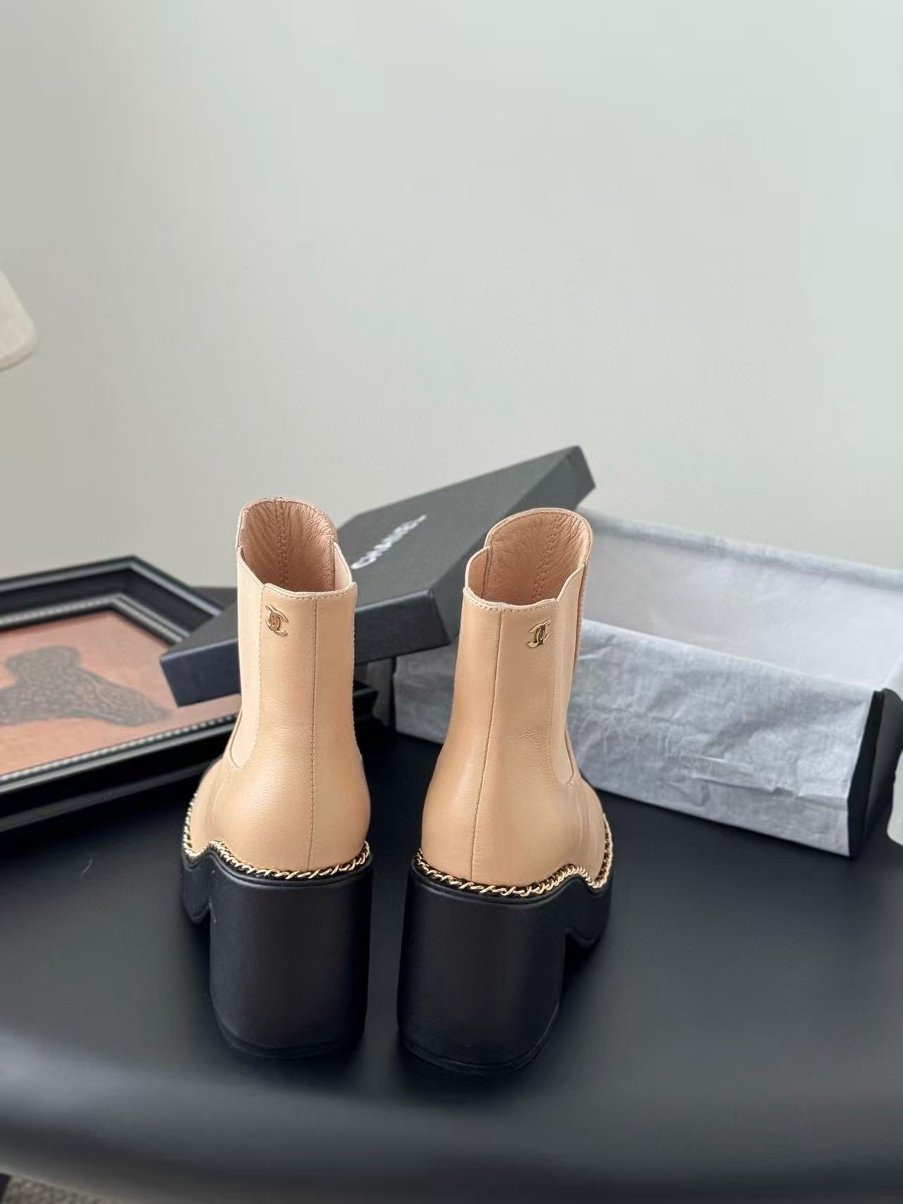 CHANE1 高品質チェーンマーティンブーツ【50％割引+送料無料】