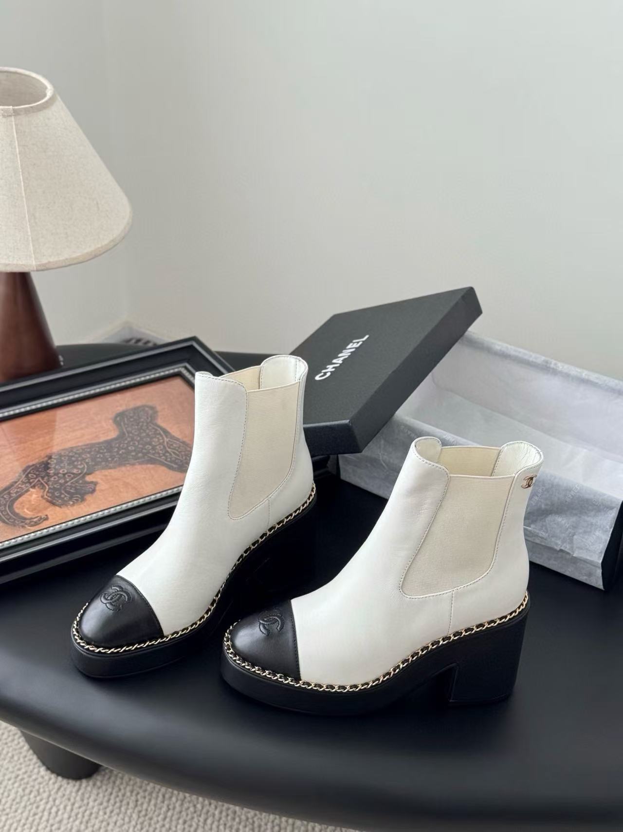 CHANE1 高品質チェーンマーティンブーツ【50％割引+送料無料】
