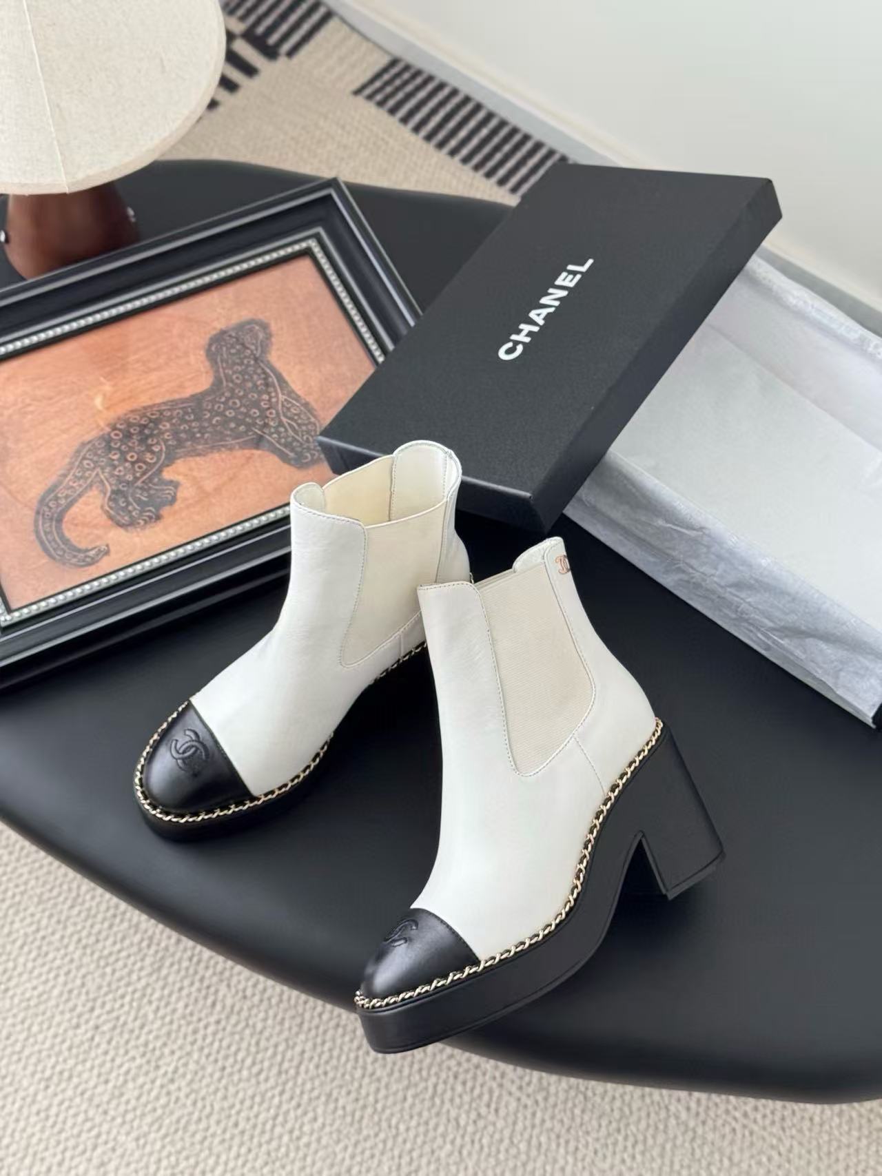 CHANE1 高品質チェーンマーティンブーツ【50％割引+送料無料】