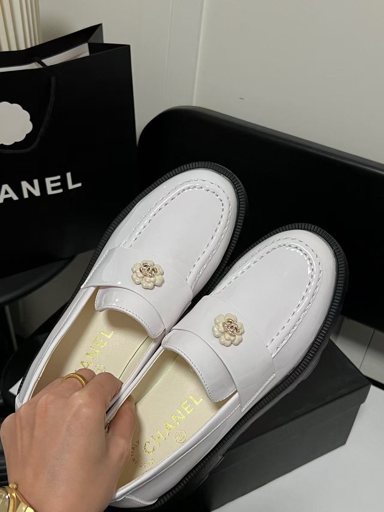 CHANE1 カメリア プラットフォーム シューズ【50％割引+送料無料】