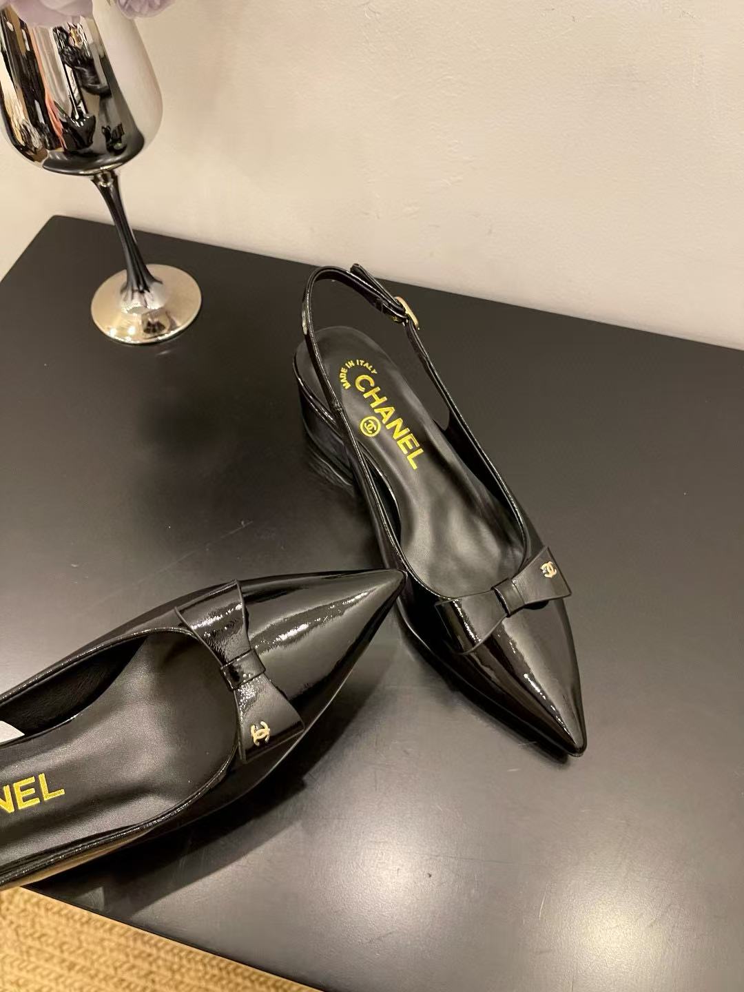 CHANE1 高品質ポインテッドローヒール【50％割引+送料無料】