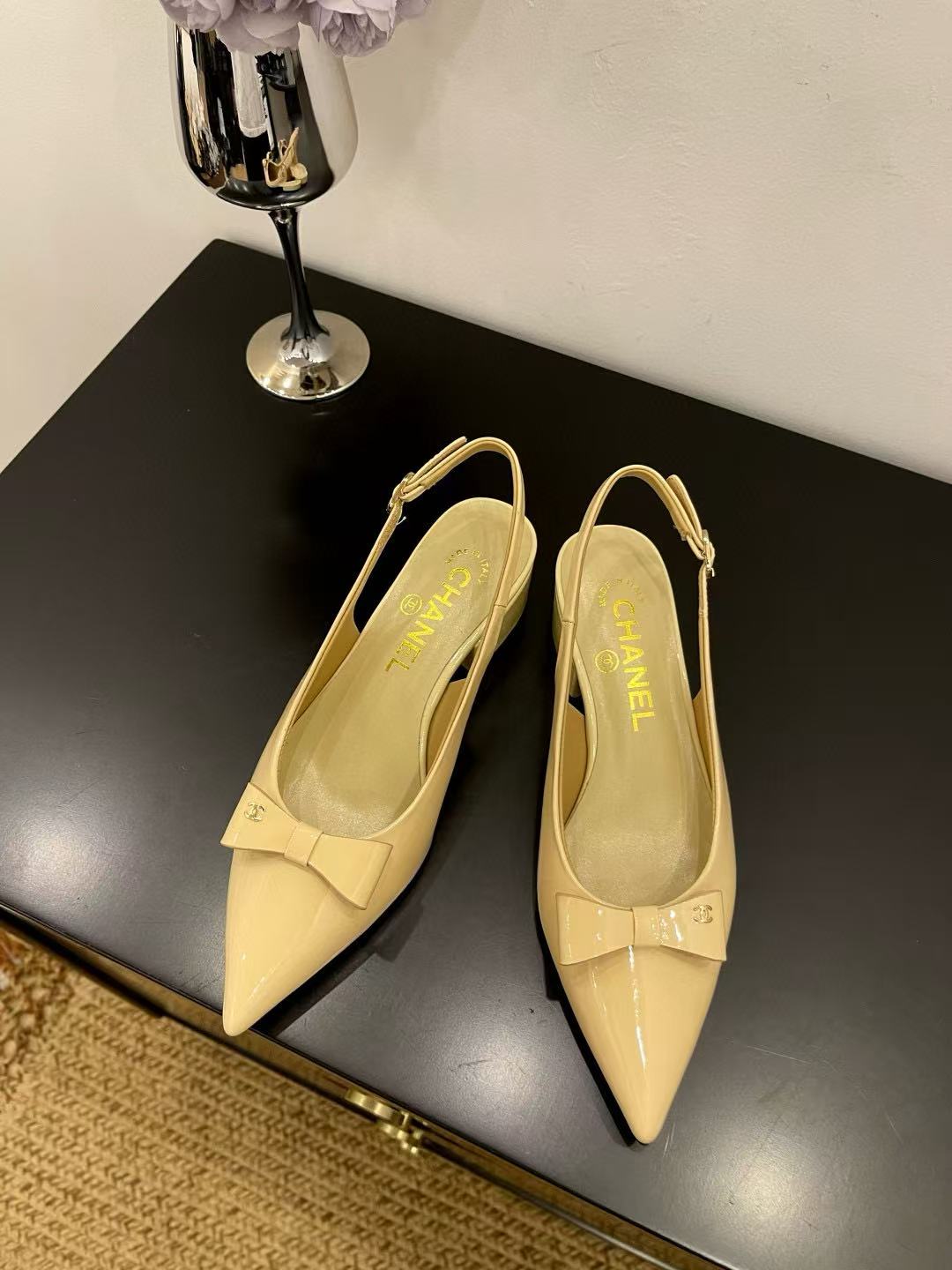 CHANE1 高品質ポインテッドローヒール【50％割引+送料無料】