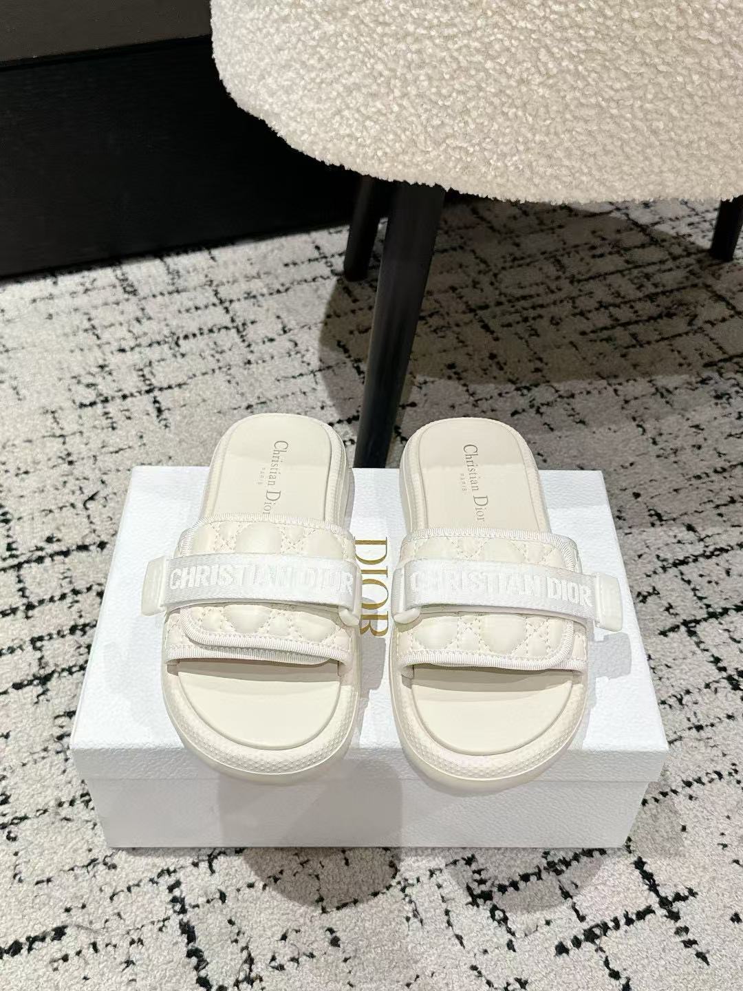 DI0R 高品質厚底ベルクロスリッパ【50%割引+送料無料】