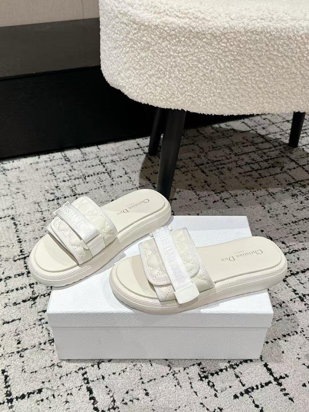 DI0R 高品質厚底ベルクロスリッパ【50%割引+送料無料】