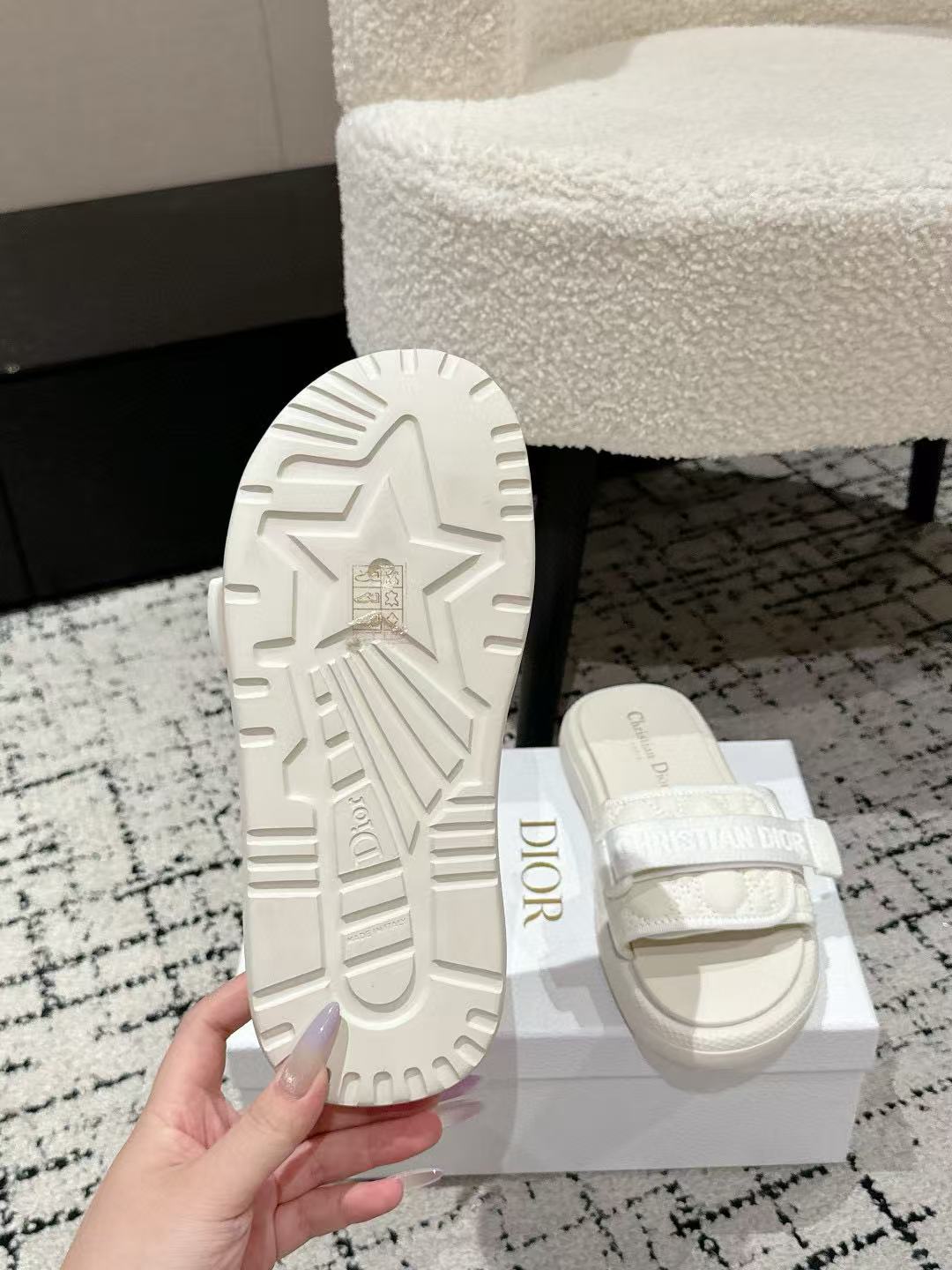 DI0R 高品質厚底ベルクロスリッパ【50%割引+送料無料】