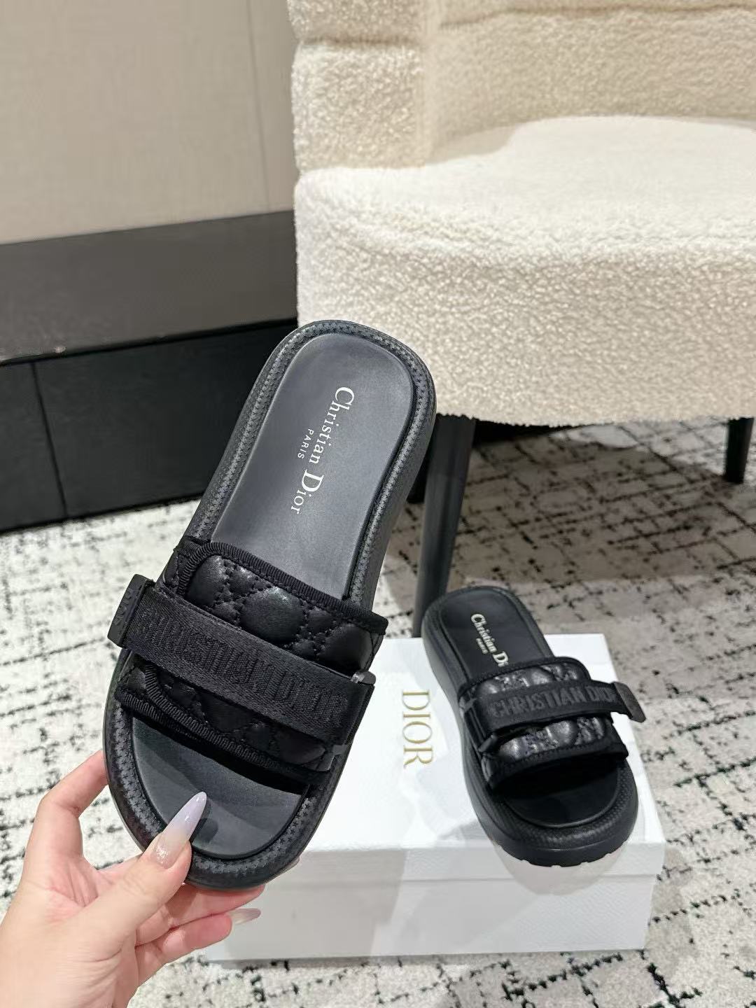 DI0R 高品質厚底ベルクロスリッパ【50%割引+送料無料】