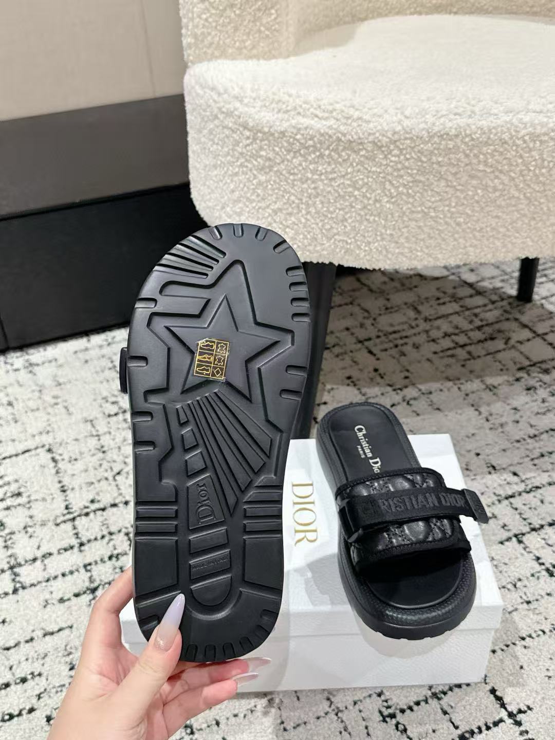 DI0R 高品質厚底ベルクロスリッパ【50%割引+送料無料】