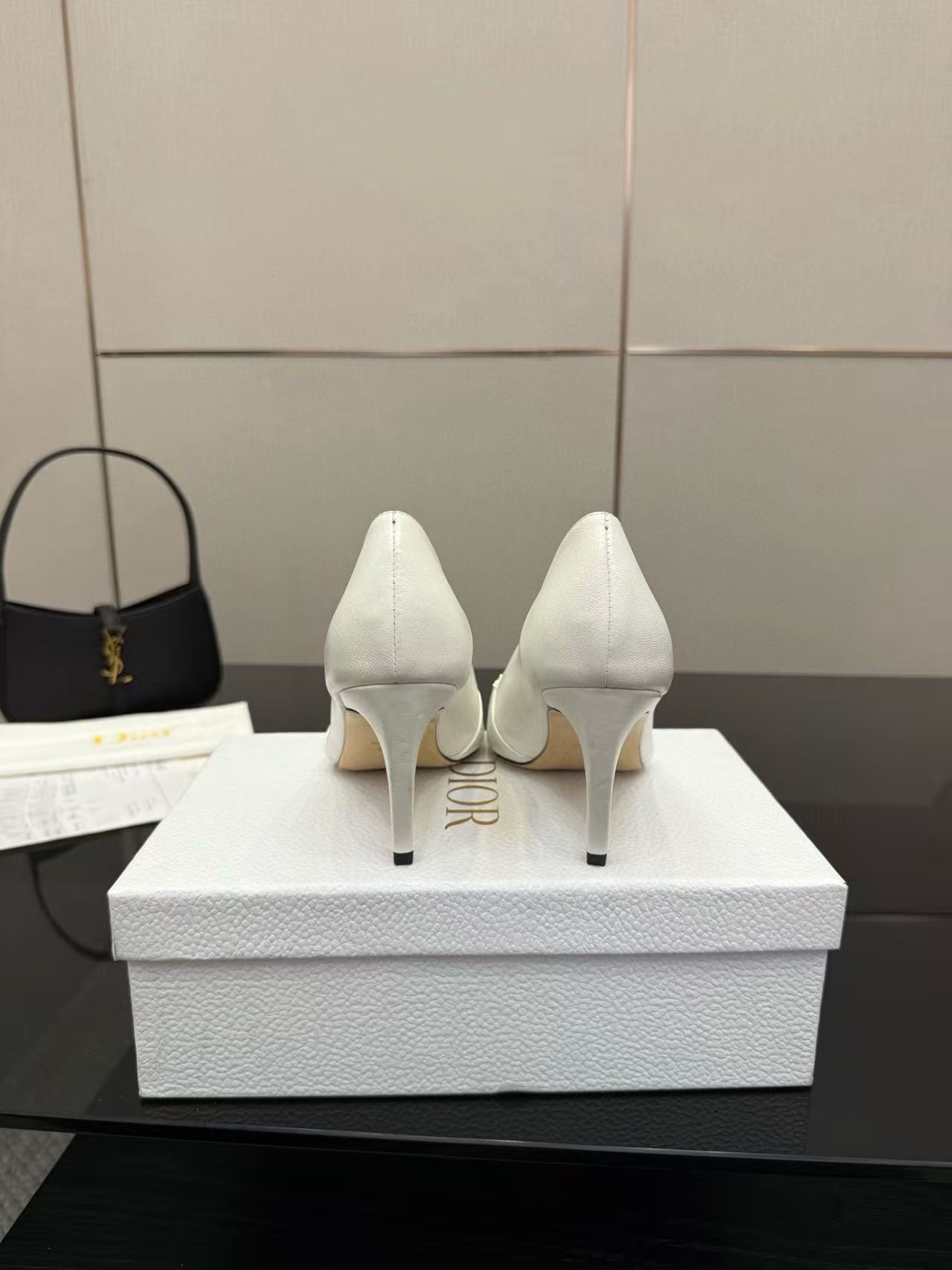 DI0Rの高品質レターポインテッドハイヒール【50%割引+送料無料】