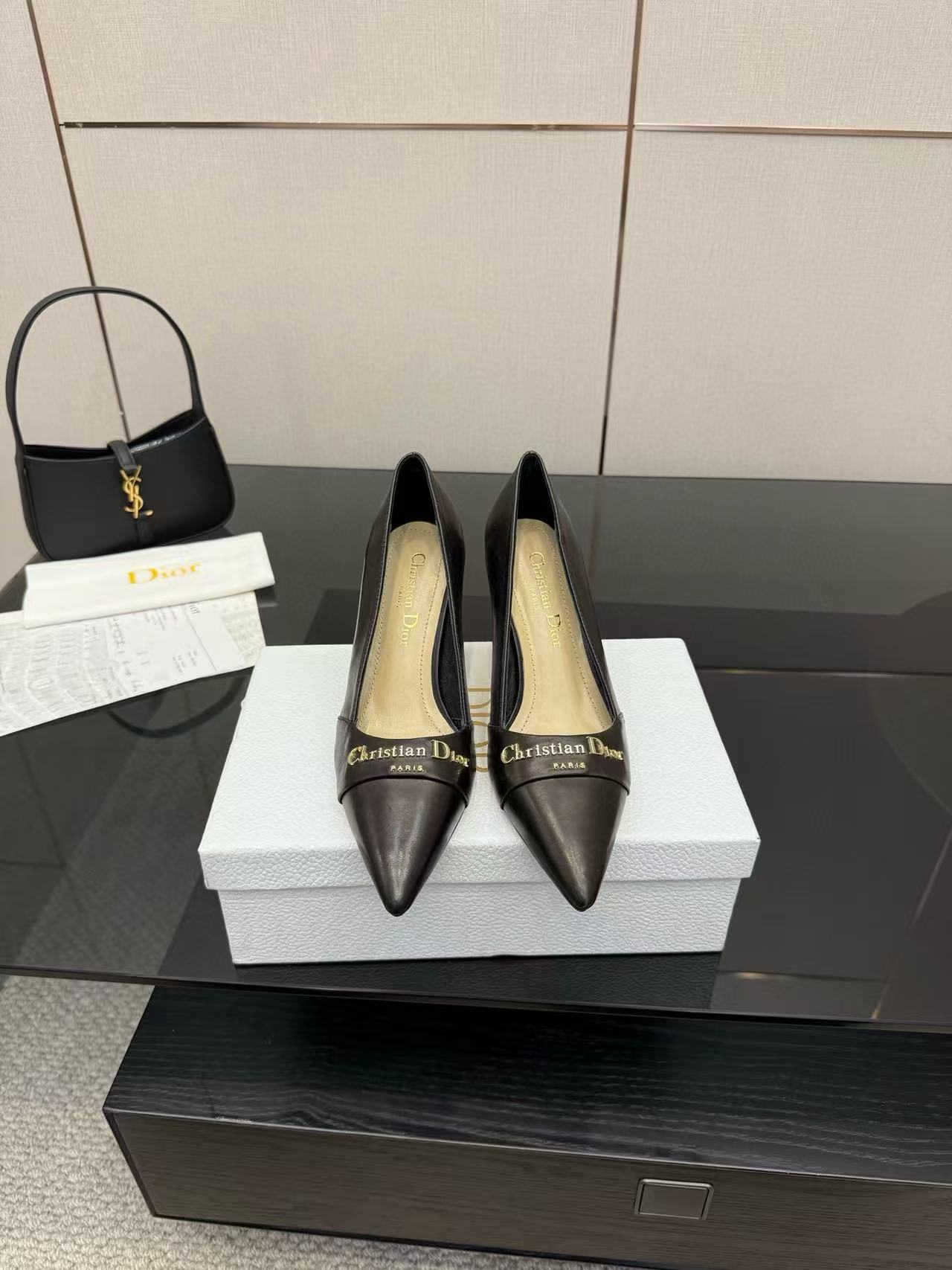 DI0Rの高品質レターポインテッドハイヒール【50%割引+送料無料】