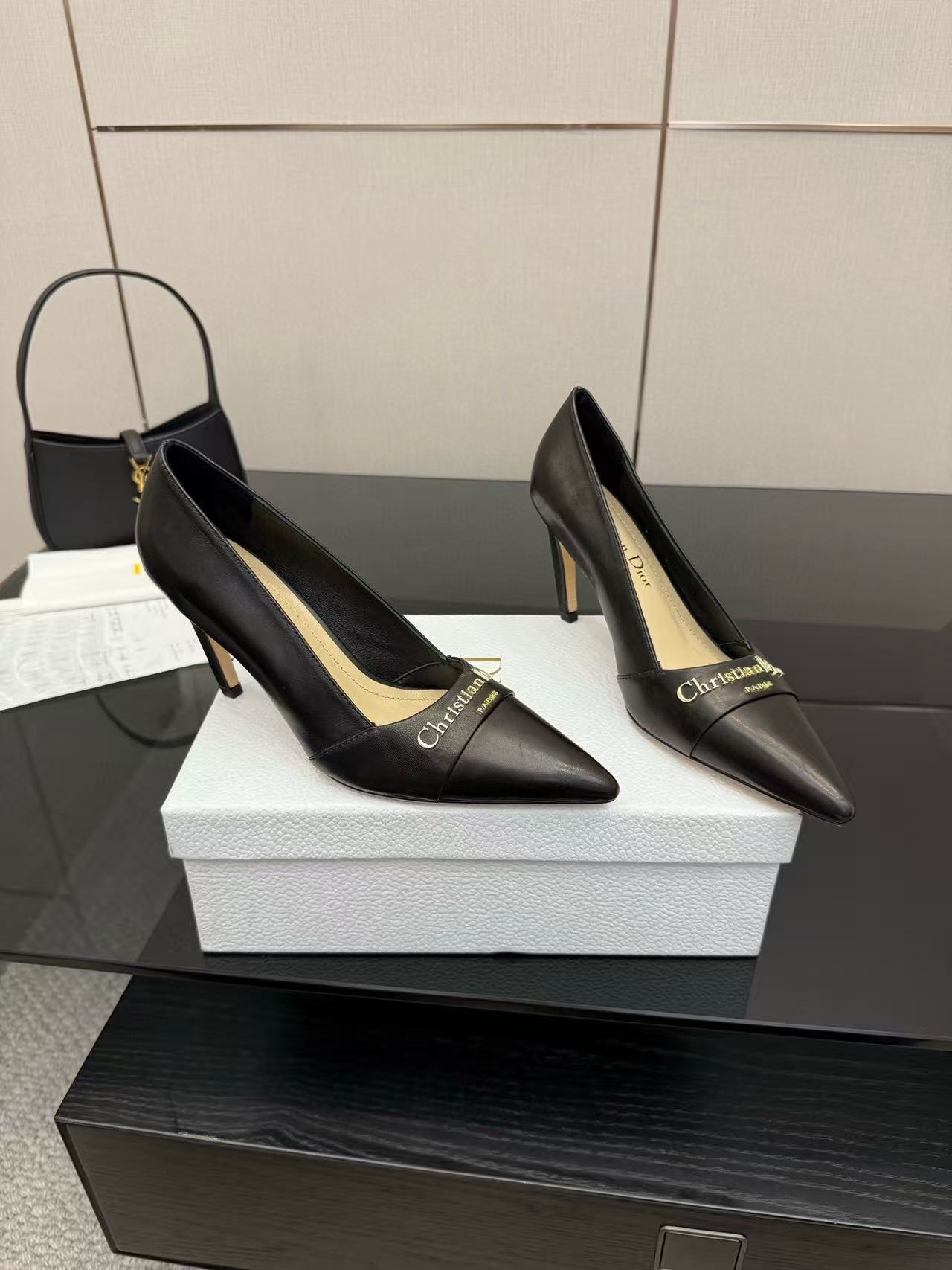 DI0Rの高品質レターポインテッドハイヒール【50%割引+送料無料】