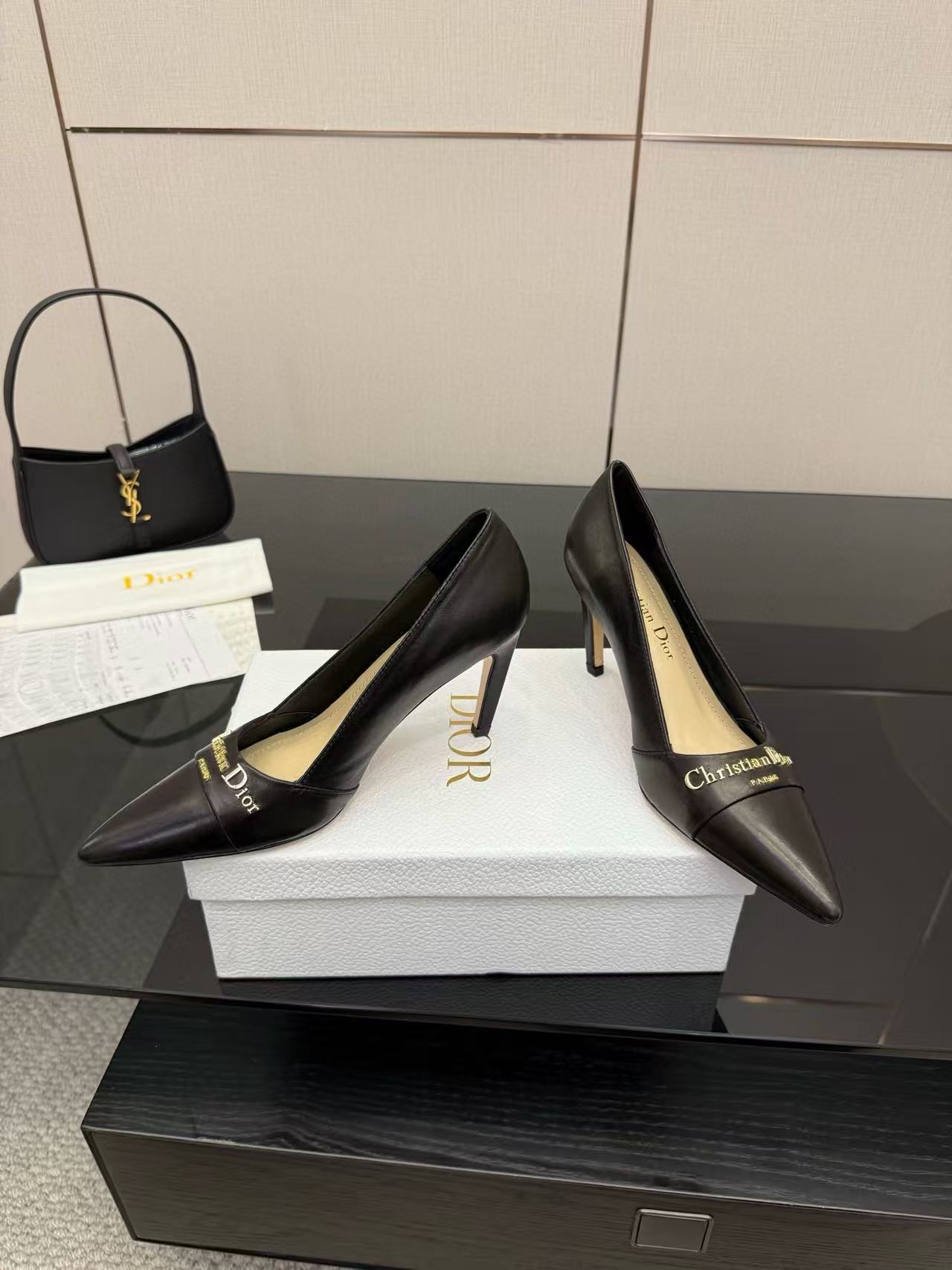 DI0Rの高品質レターポインテッドハイヒール【50%割引+送料無料】