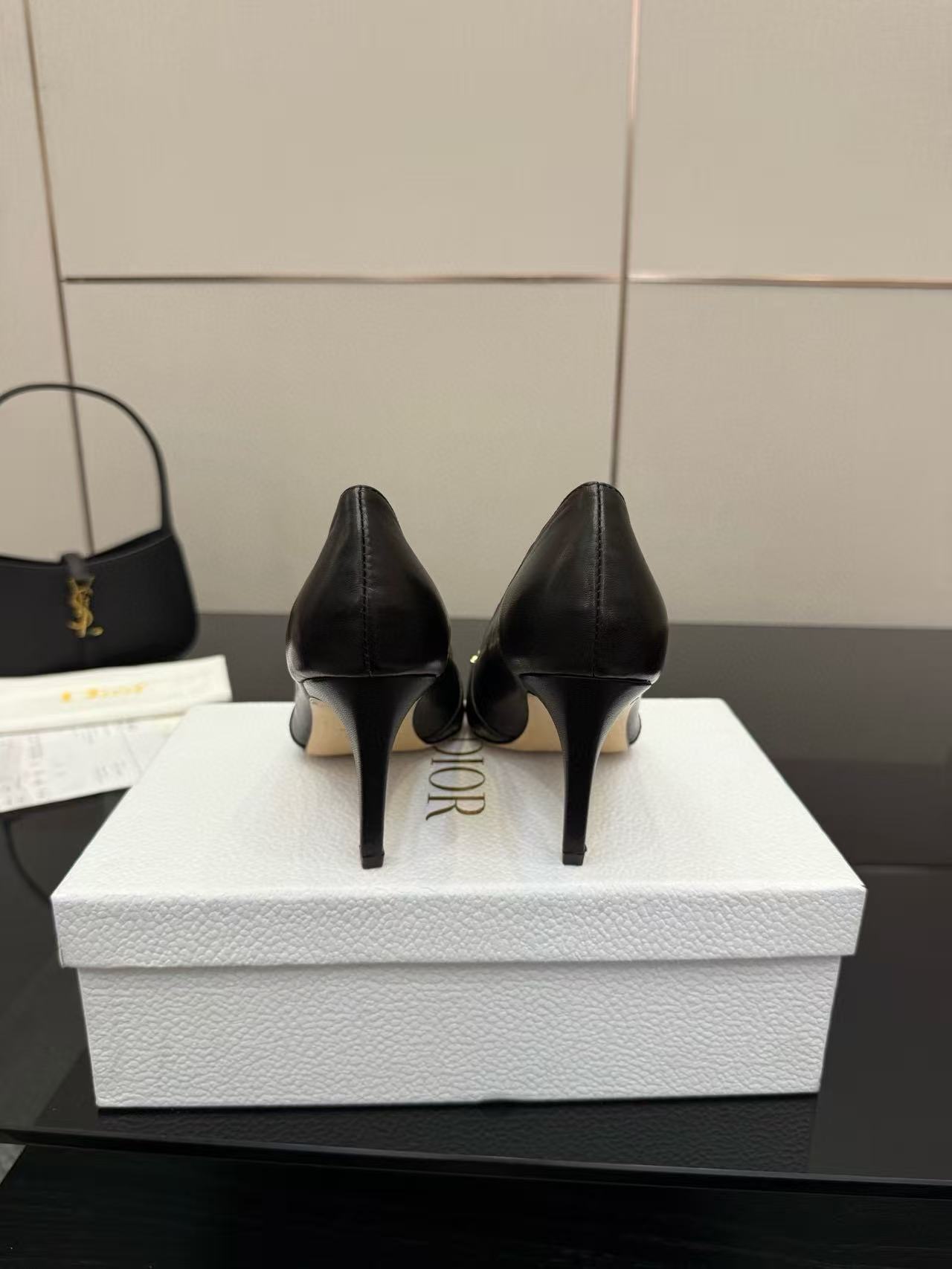 DI0Rの高品質レターポインテッドハイヒール【50%割引+送料無料】