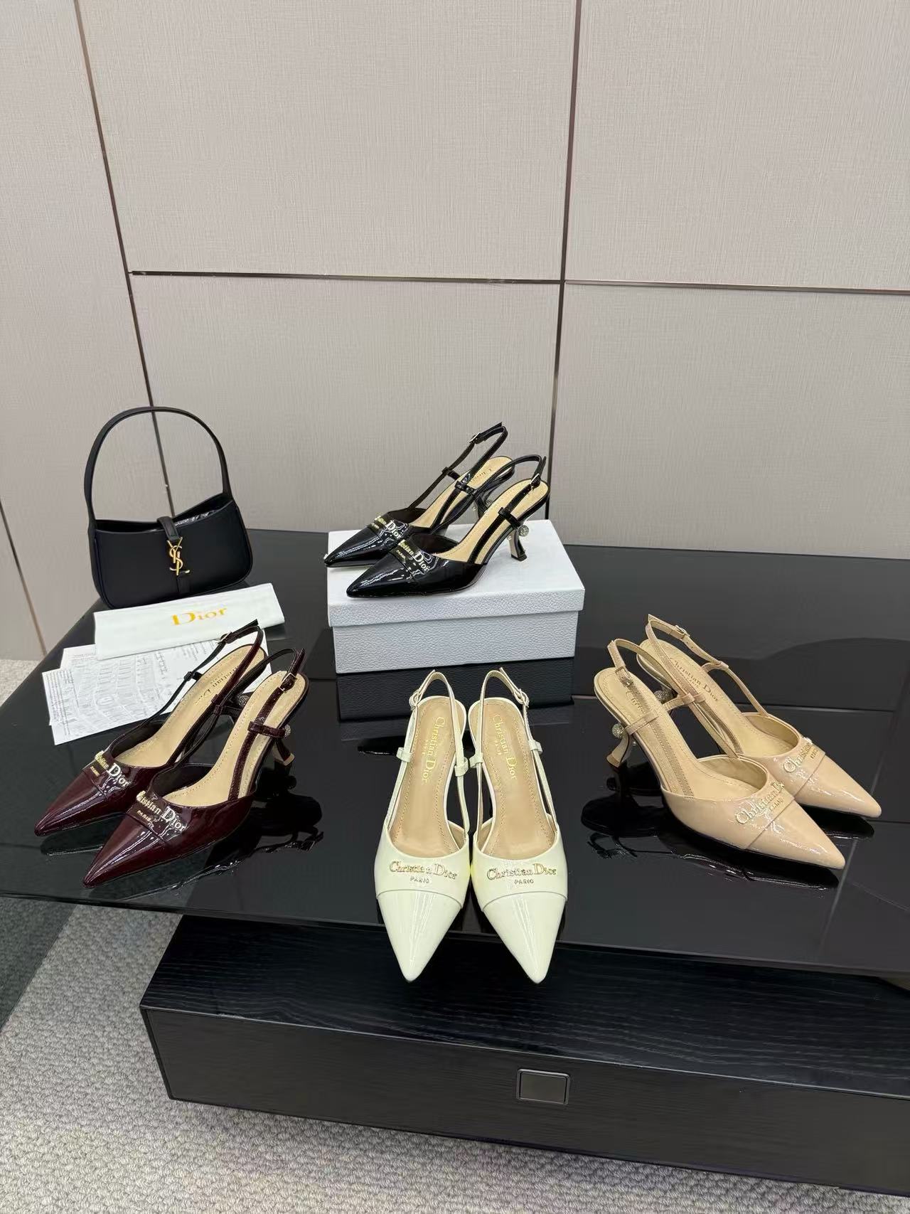 DI0R 高品質レターロゴハイヒールサンダル【50％割引+送料無料】