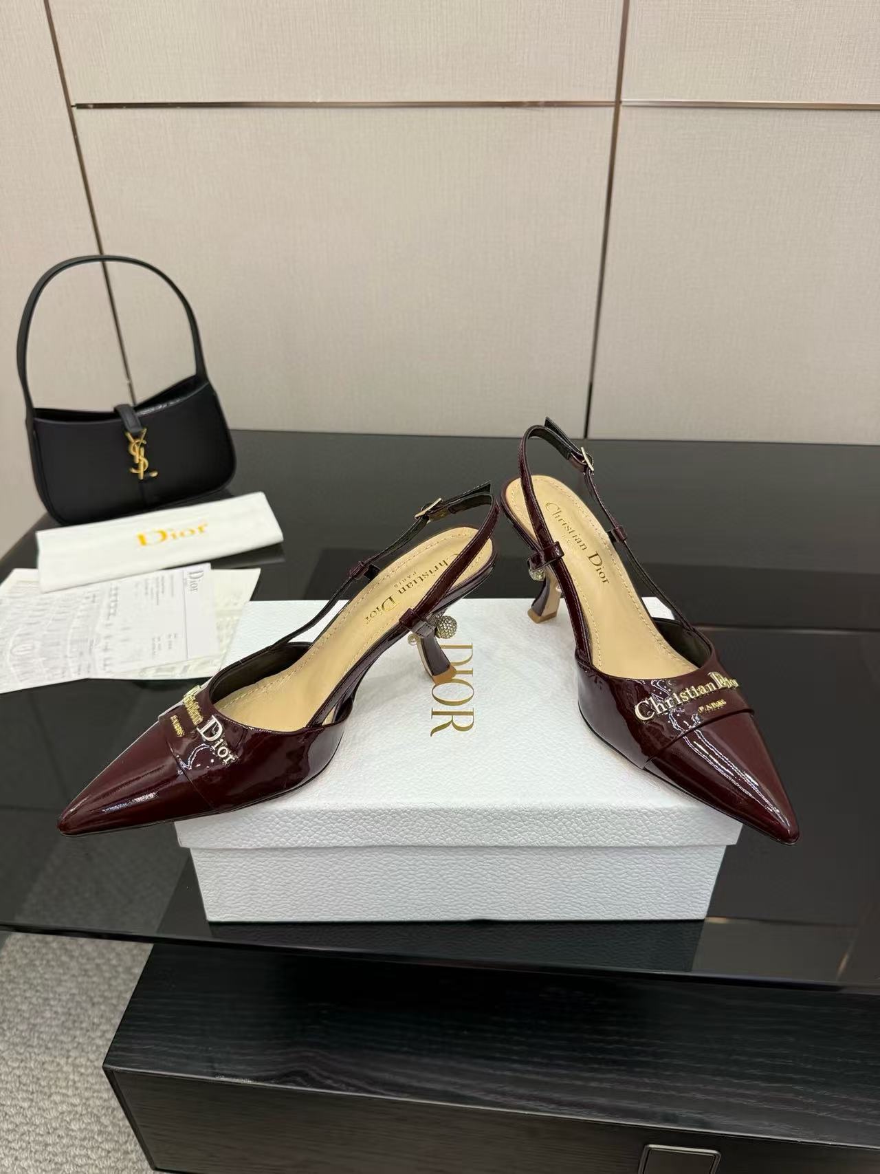 DI0R 高品質レターロゴハイヒールサンダル【50％割引+送料無料】