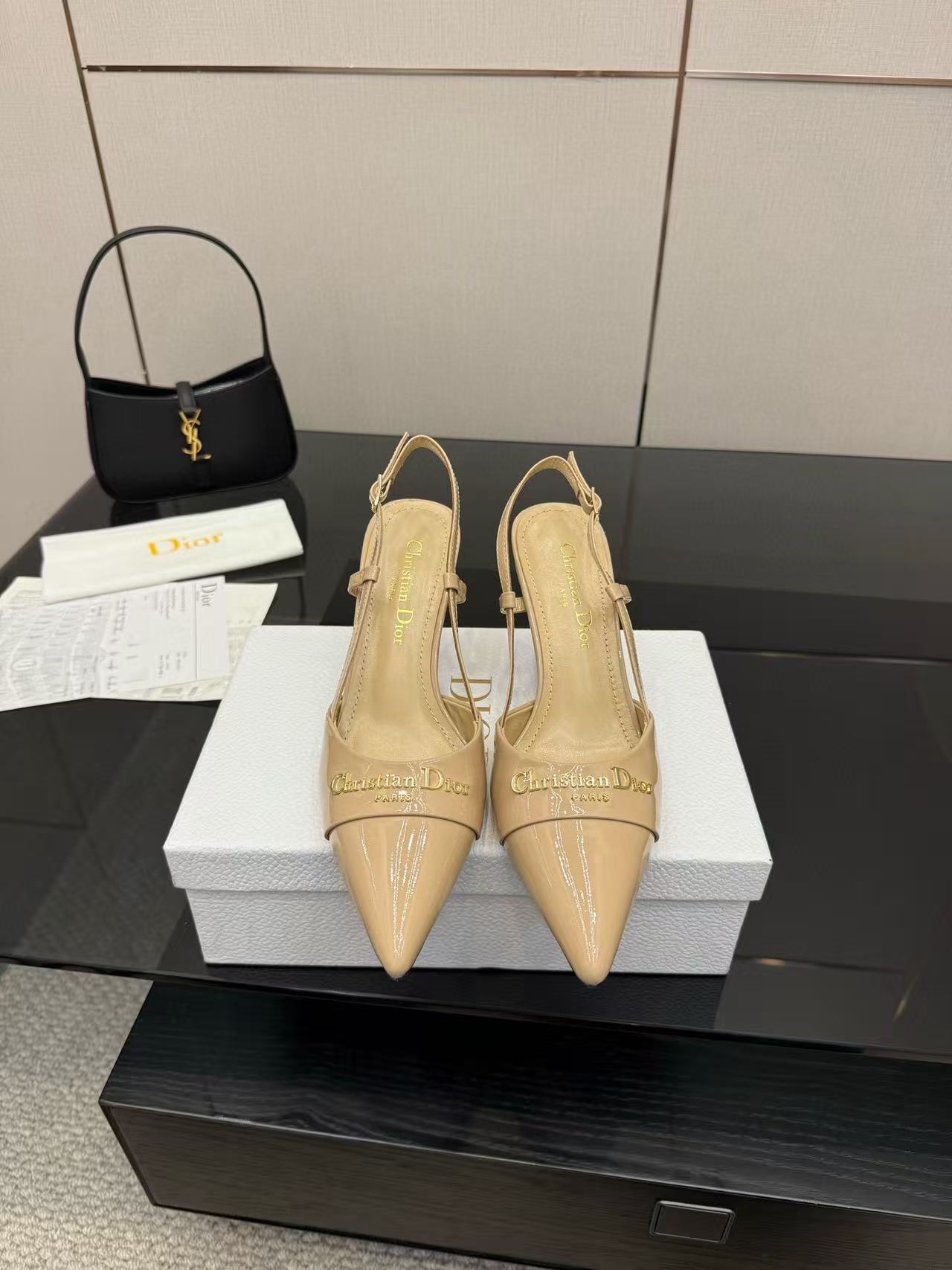 DI0R 高品質レターロゴハイヒールサンダル【50％割引+送料無料】