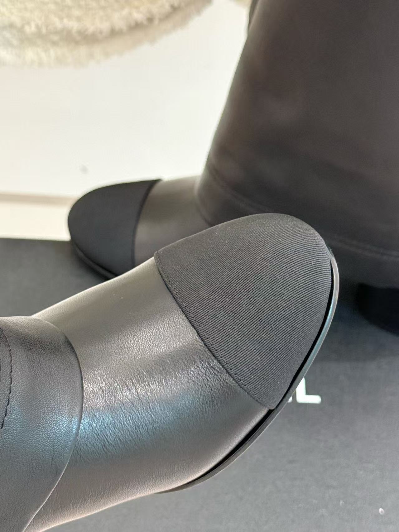 CHANE1 高品質ダブルC厚ヒールブーツ【50％割引+送料無料】