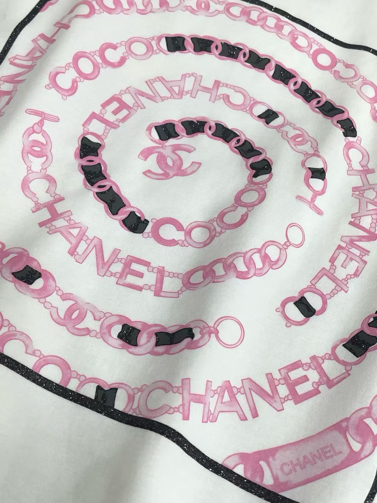 CHANE1 チェーンロゴレタリングプリントTシャツ【50％割引+送料無料】
