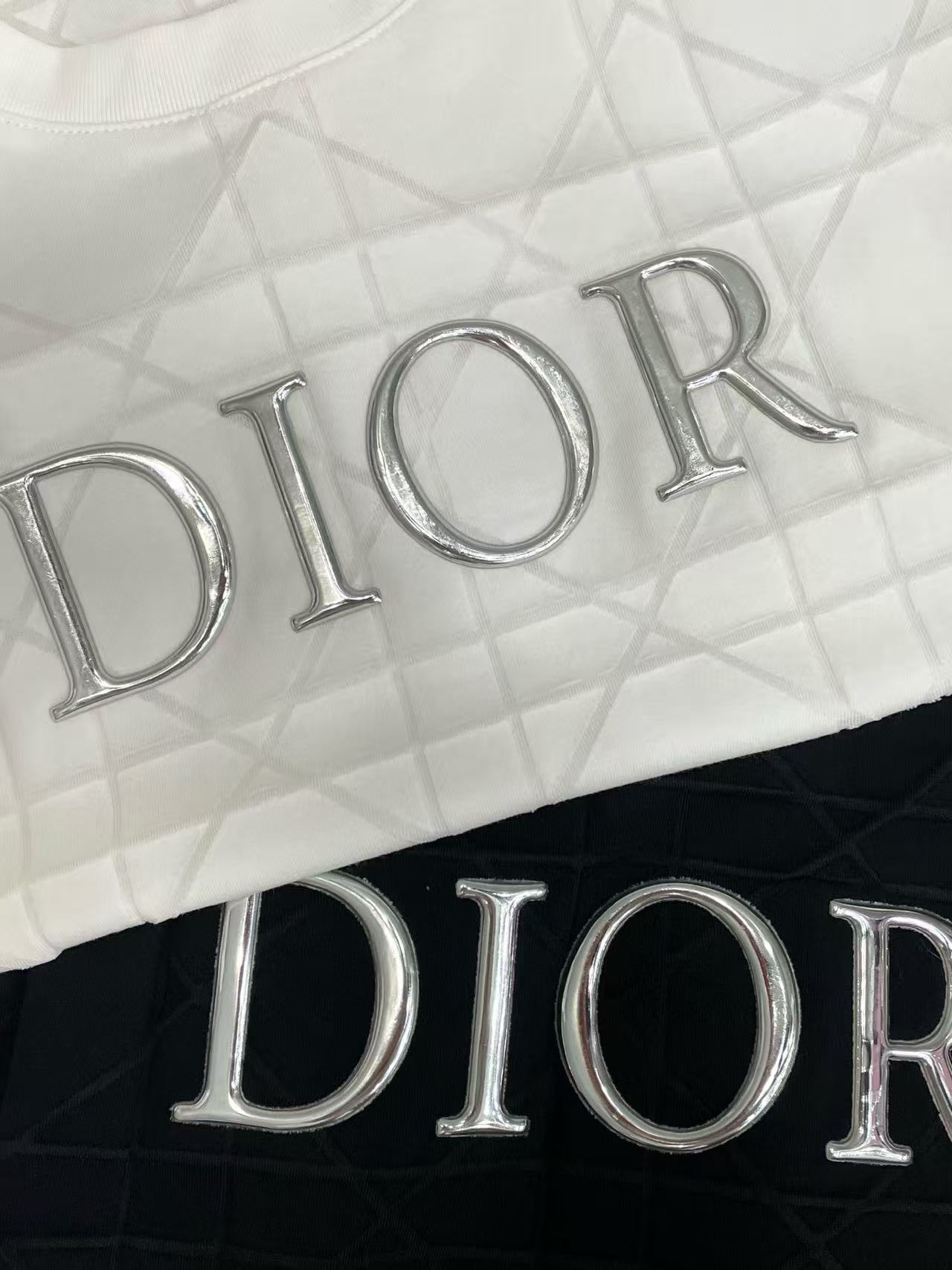 DI0R立体文字Tシャツ【50％割引+送料無料】