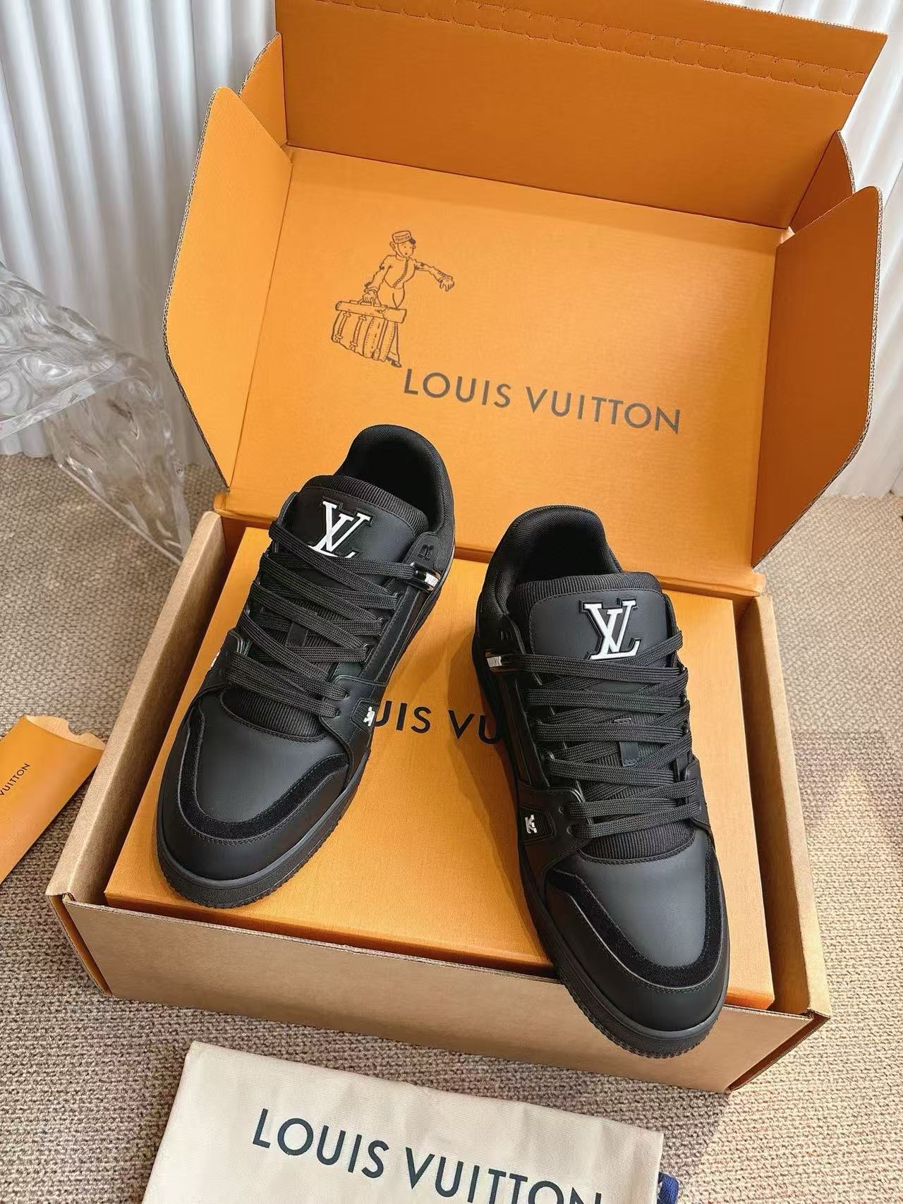 LV Trainer高品質のカジュアルシューズ【50%割引+送料無料】