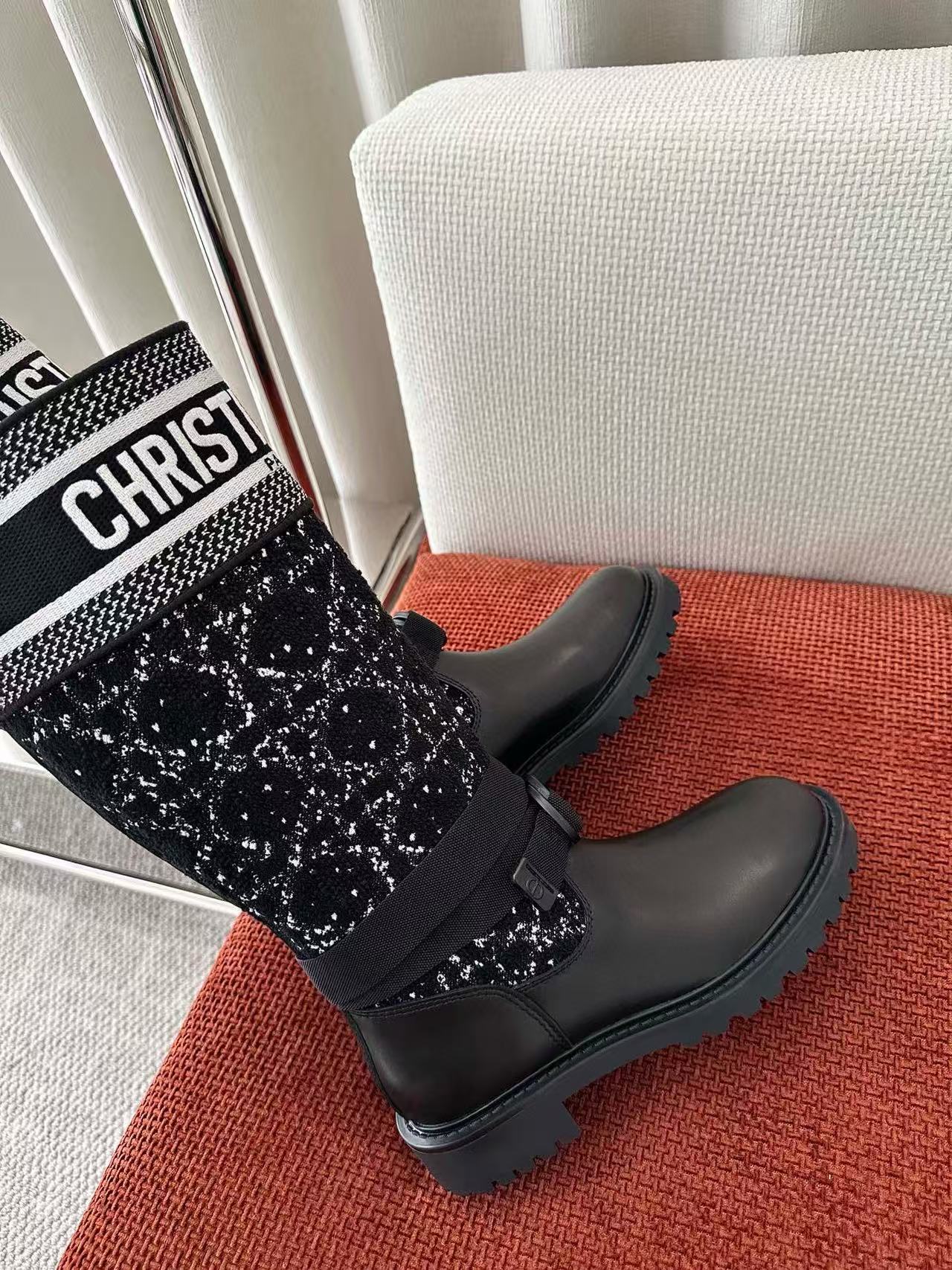 DI0Rの高品質ツイードシープスキンハイブーツ【50％割引+送料無料】