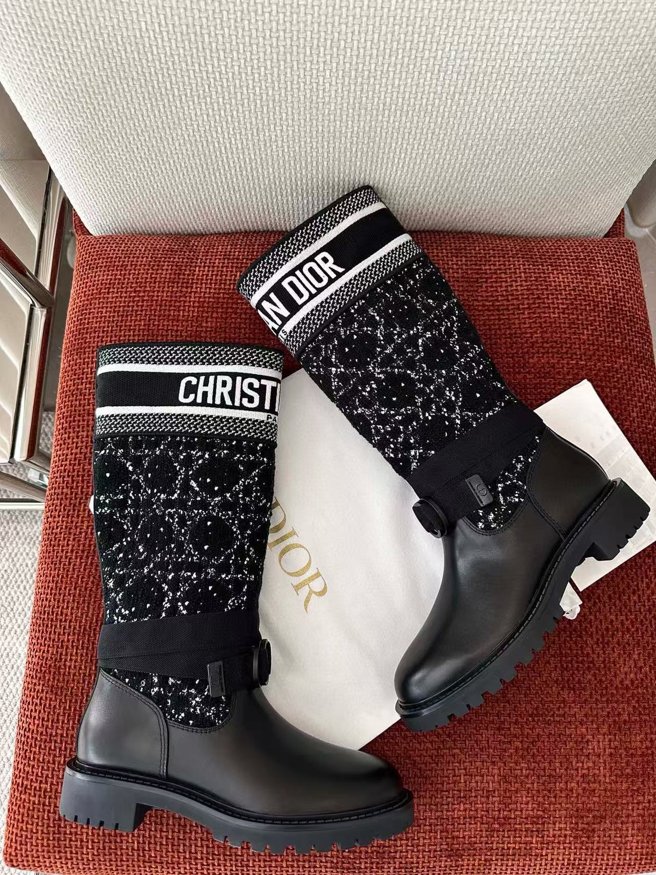 DI0Rの高品質ツイードシープスキンハイブーツ【50％割引+送料無料】