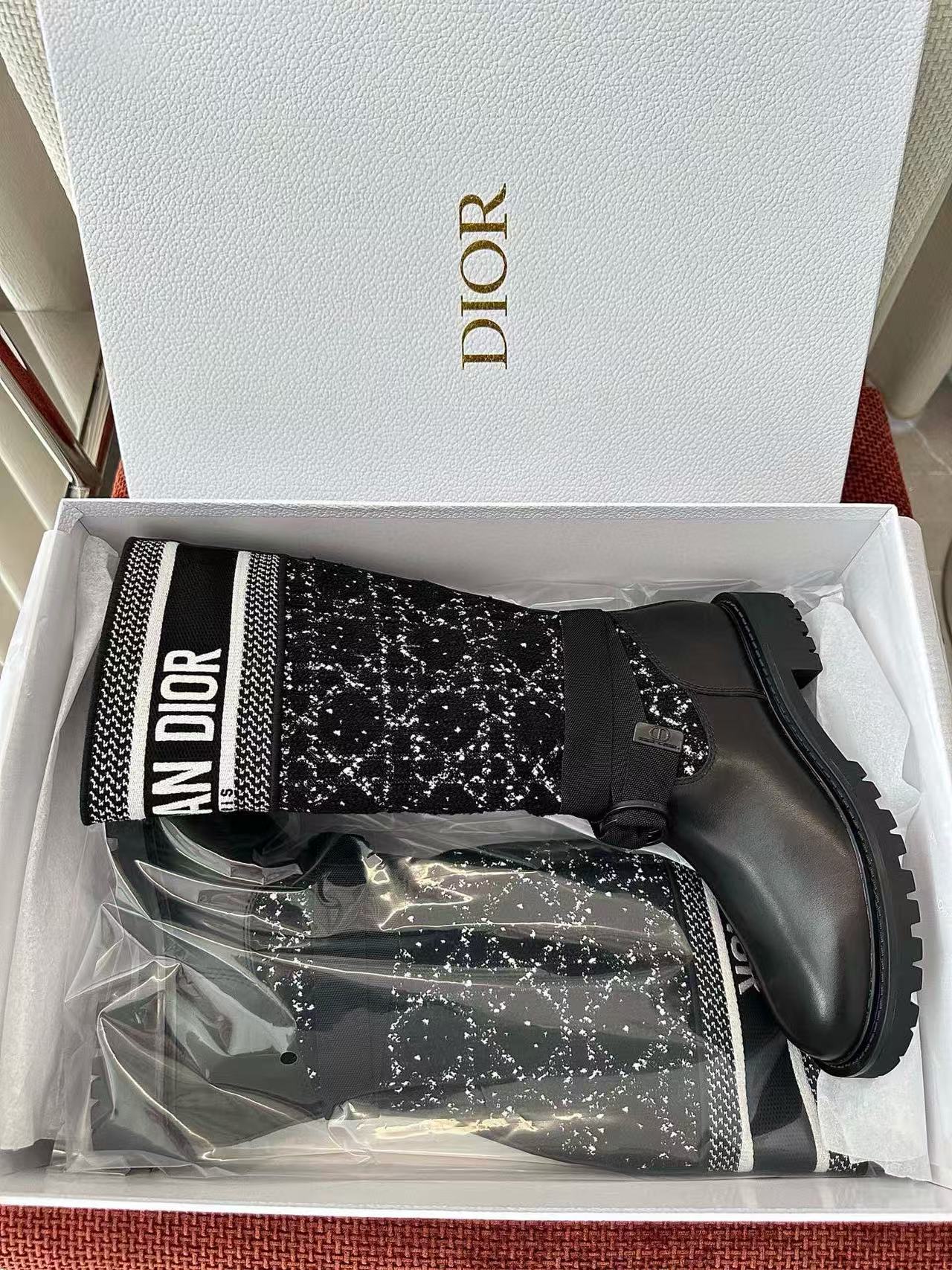 DI0Rの高品質ツイードシープスキンハイブーツ【50％割引+送料無料】