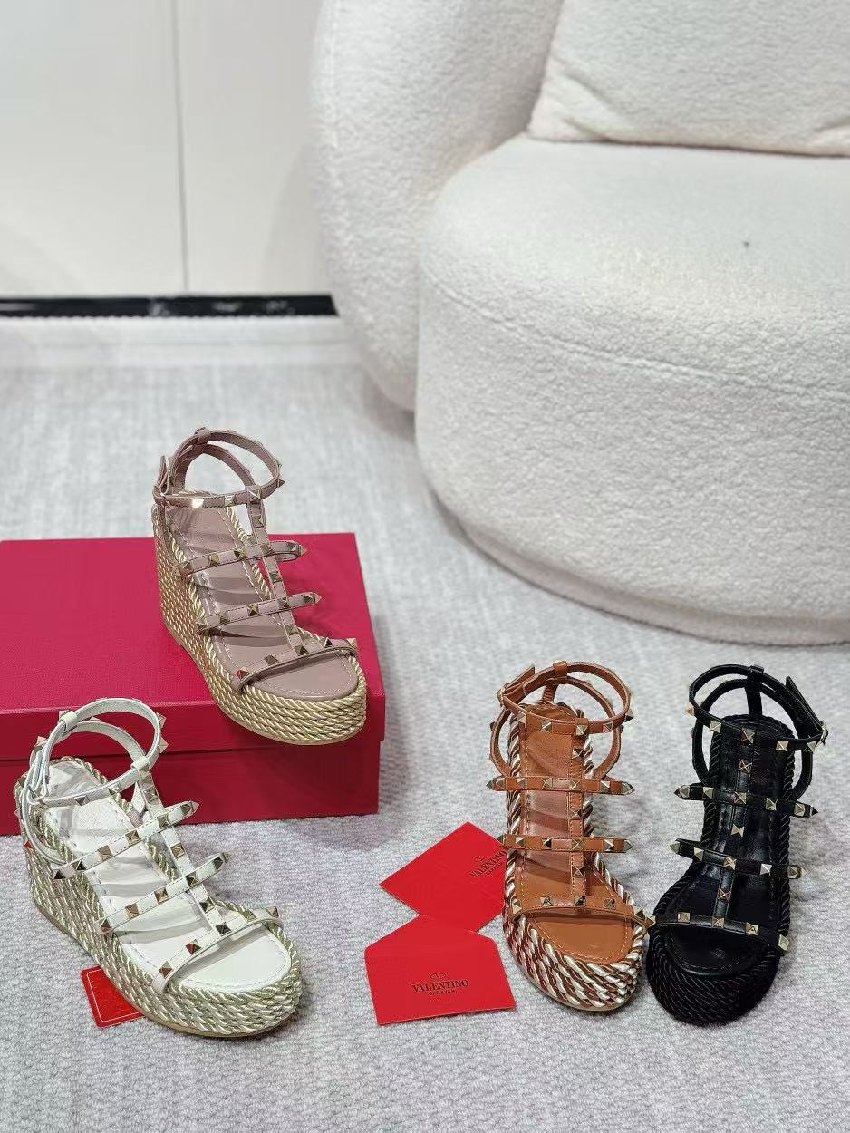 VALENT1NO 高品質リベット編み厚底サンダル【50％割引+送料無料】