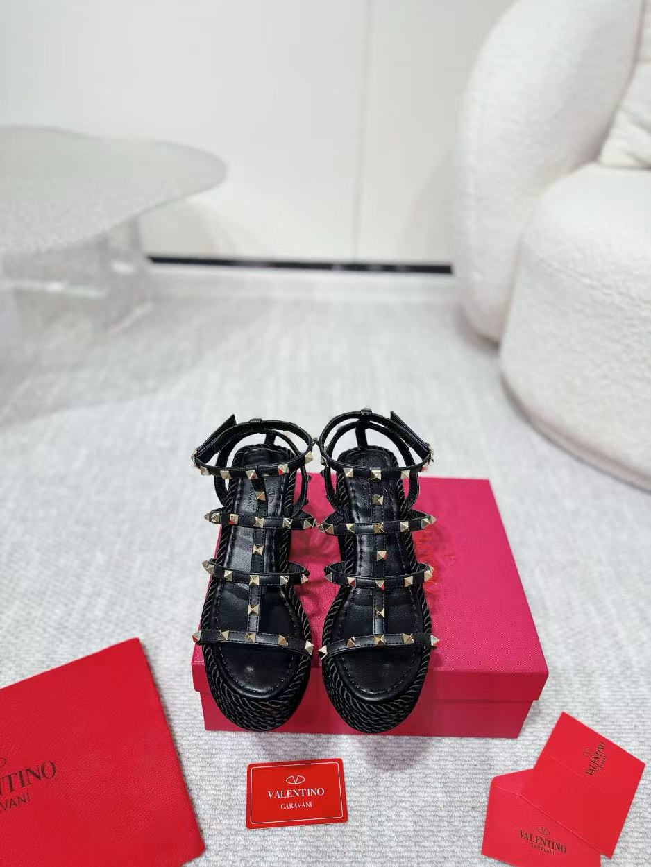 VALENT1NO 高品質リベット編み厚底サンダル【50％割引+送料無料】