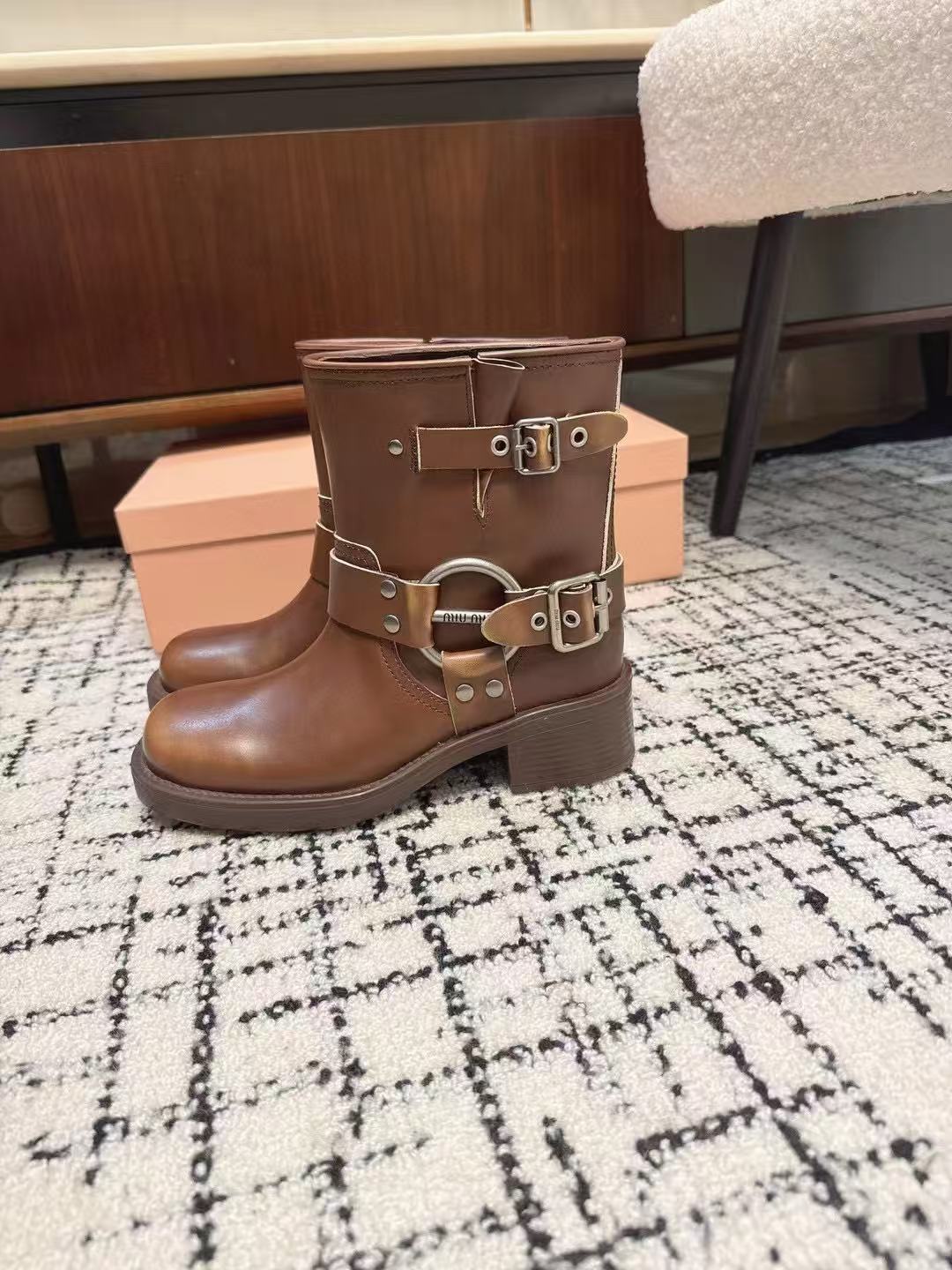 M1UM1U 高品質牛革アンクルブーツ【50％割引+送料無料】