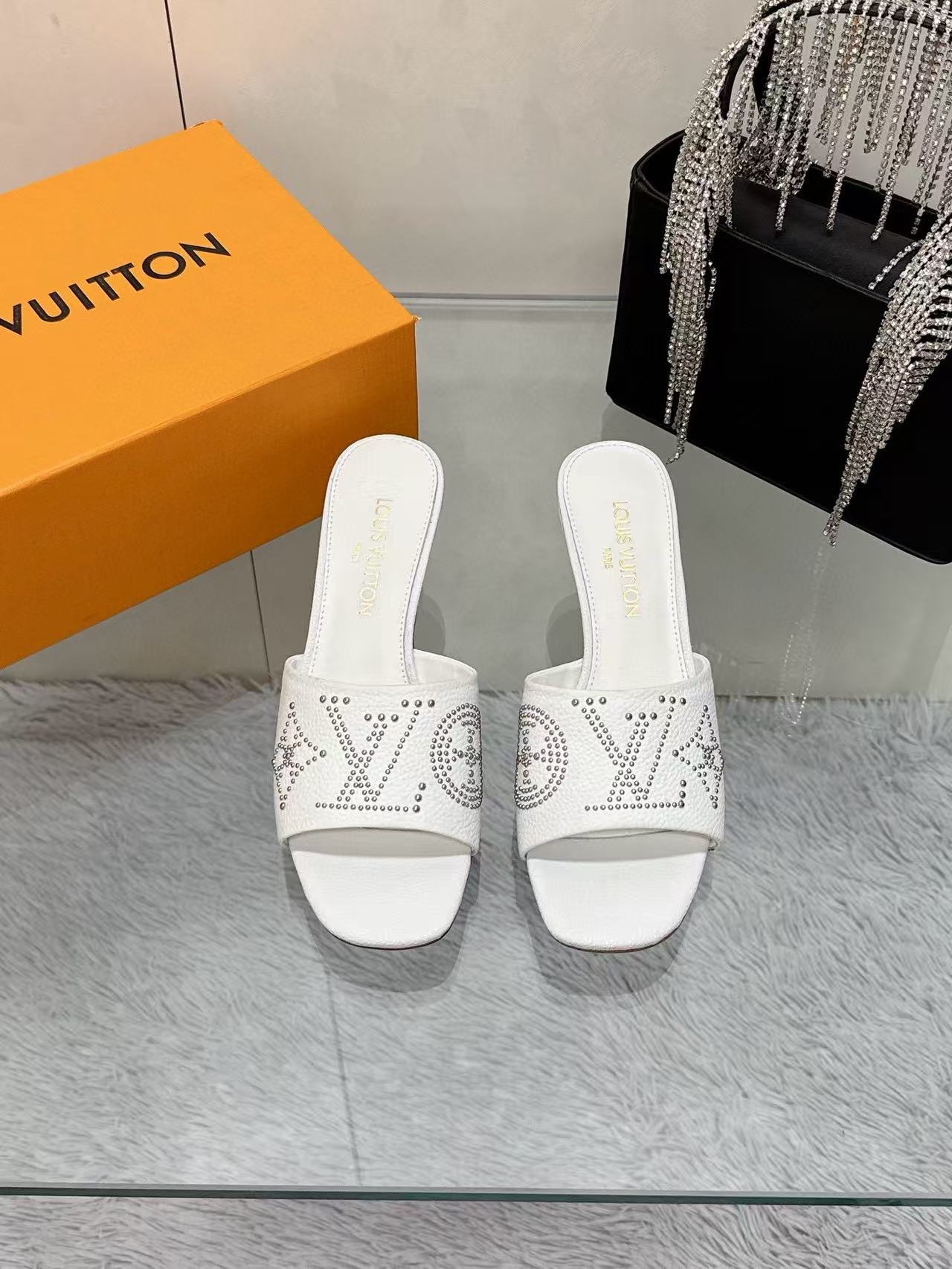LVの高品質レザーハイヒールスリッパ【50％割引+送料無料】