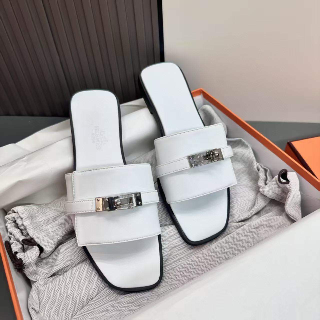 HERME5 高品質シンプルスリッパ【50％割引+送料無料】