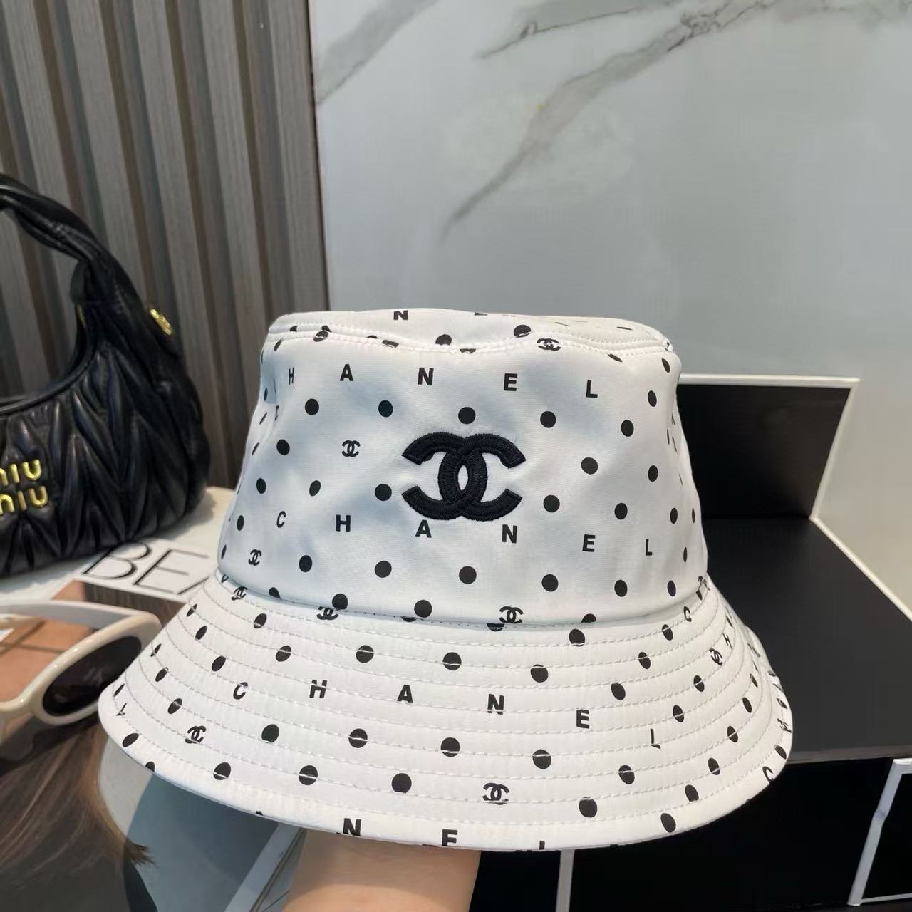 CHANE1 ダブルC ポルカドット バケットハット【50％割引+送料無料】
