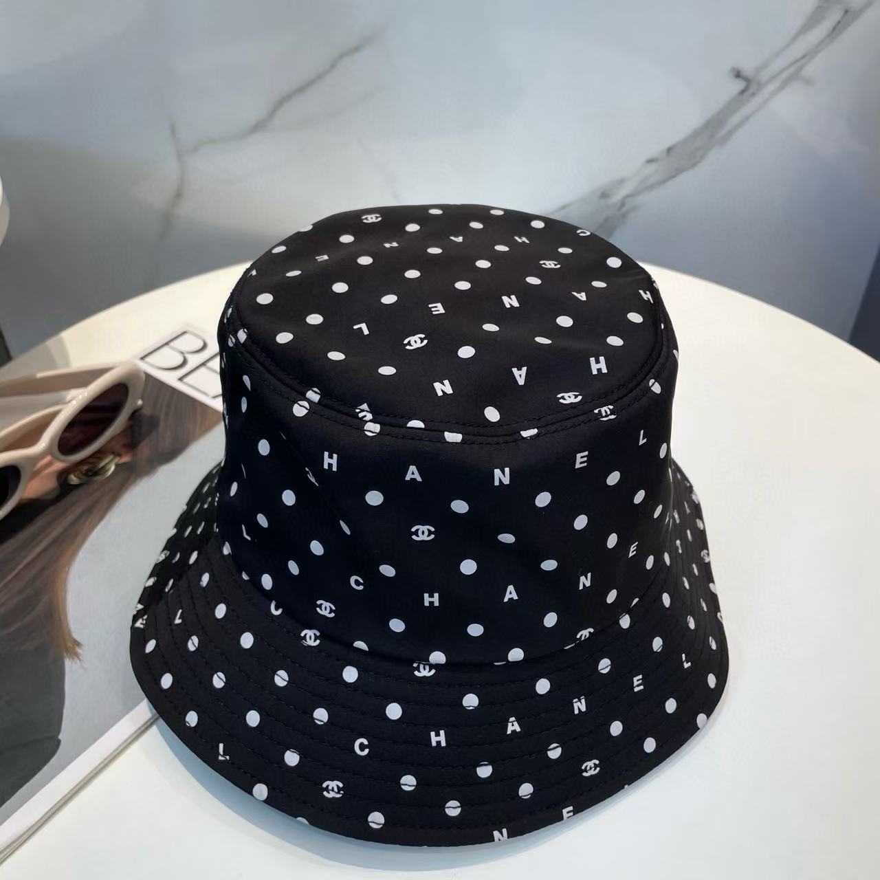 CHANE1 ダブルC ポルカドット バケットハット【50％割引+送料無料】