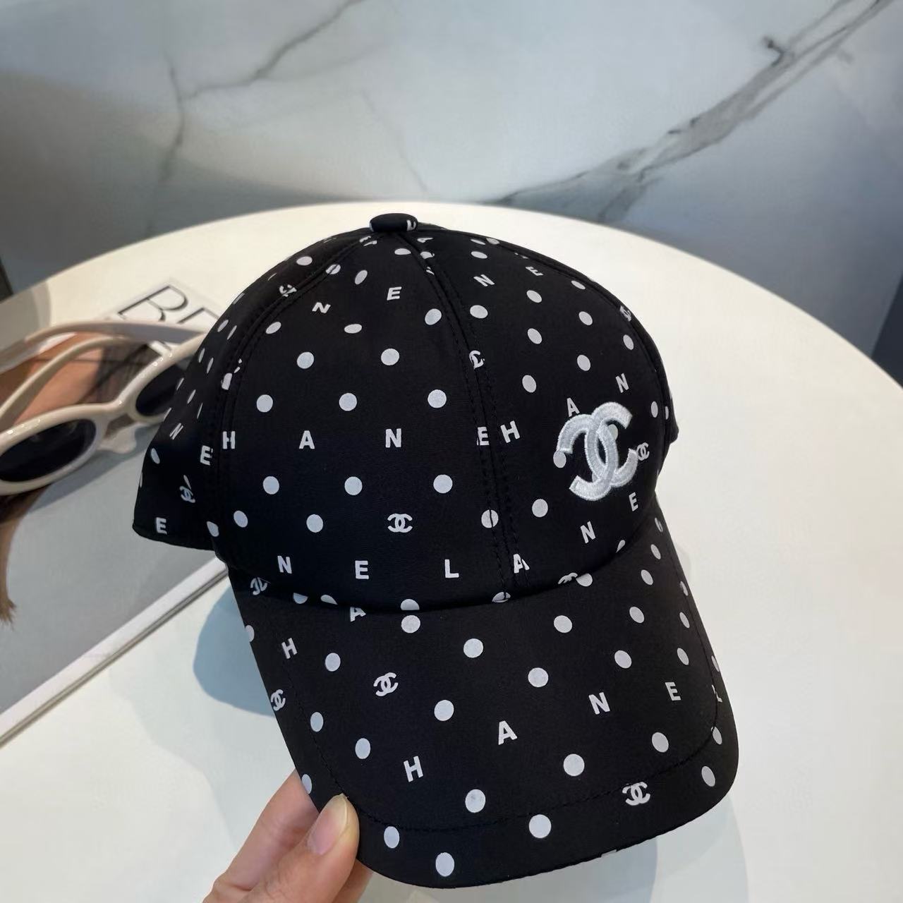 CHANE1 ダブルC ドット柄 ベースボールキャップ【50％割引+送料無料】