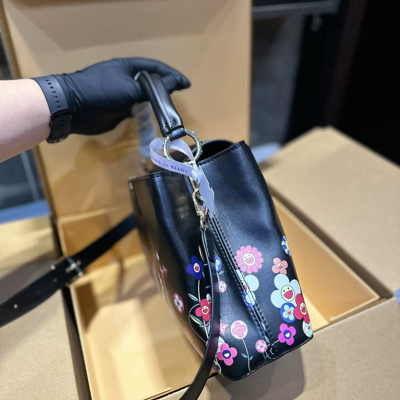 LV Capucines手描きの花柄ハンドバッグ【50％割引+送料無料】