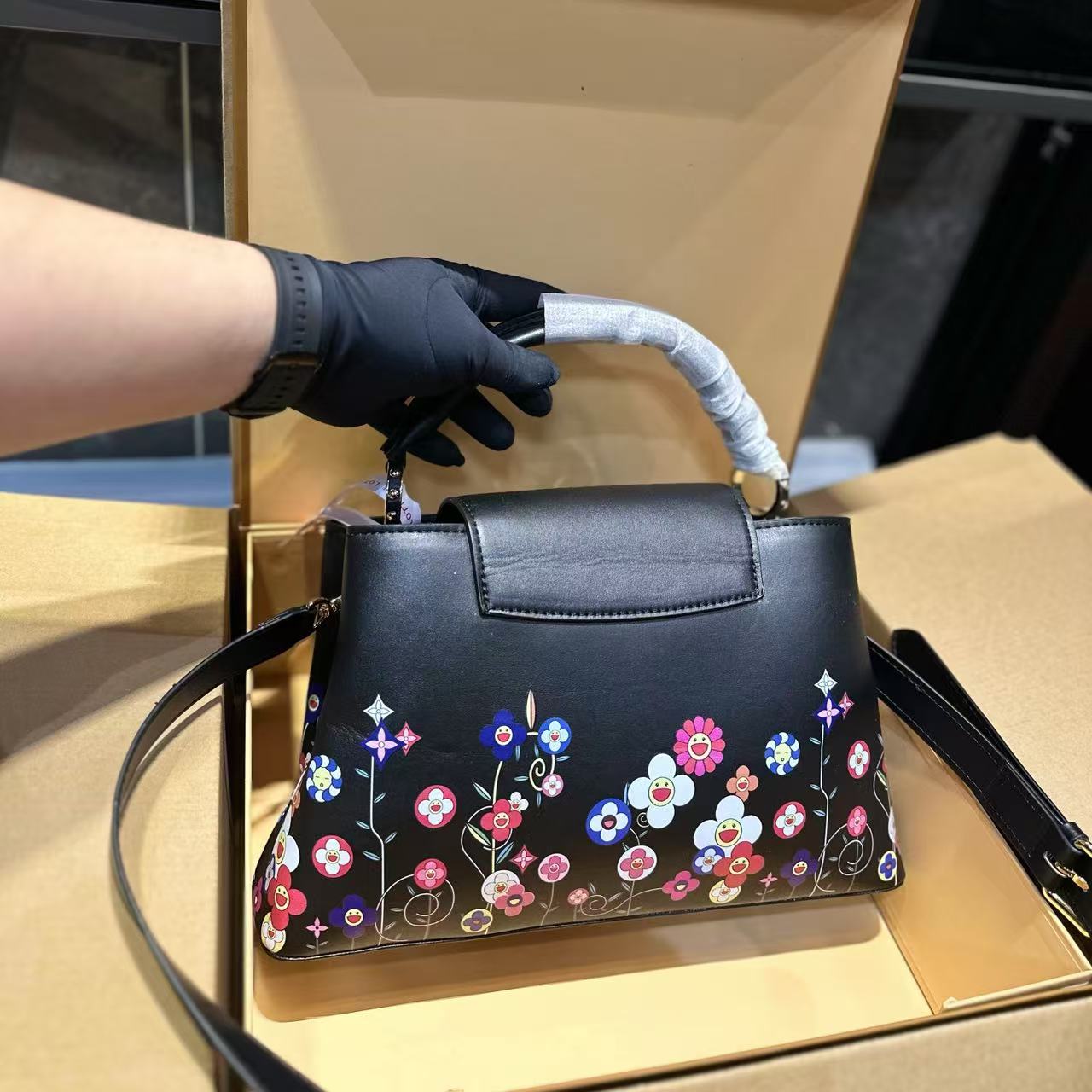LV Capucines手描きの花柄ハンドバッグ【50％割引+送料無料】