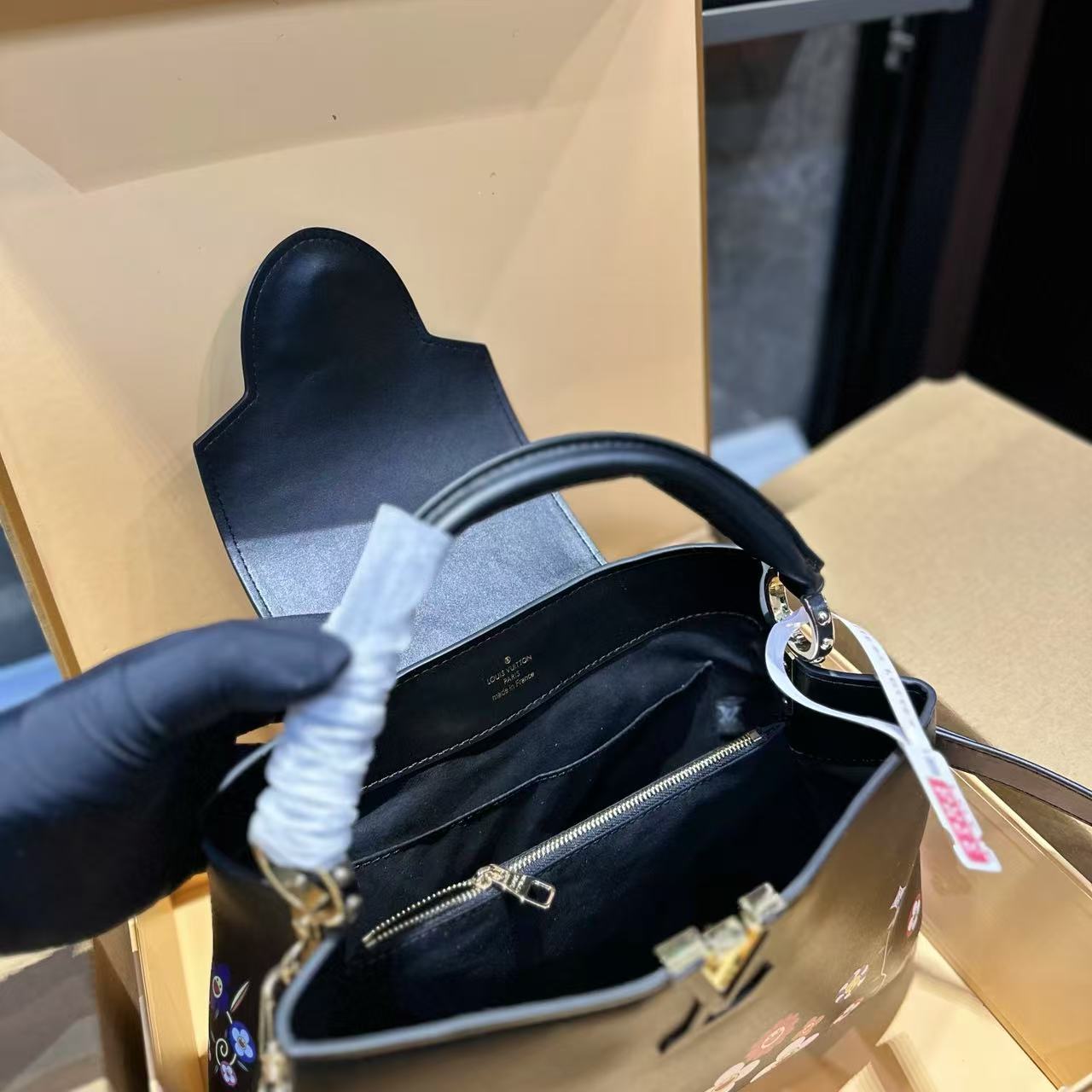 LV Capucines手描きの花柄ハンドバッグ【50％割引+送料無料】