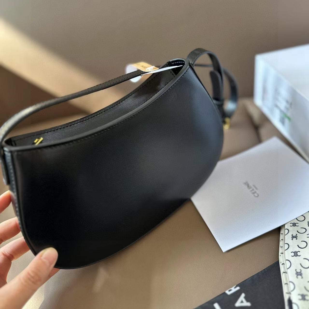 CEL1NE 凱旋門アンダーアームバッグ【50％割引+送料無料】