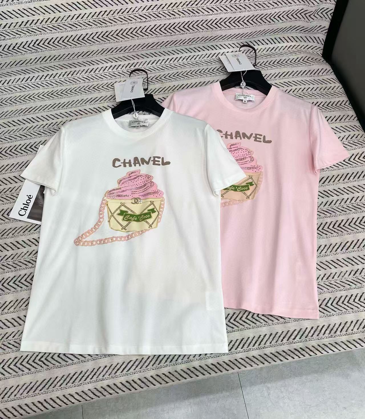 CHANE1 3DカメリアレタリングTシャツ【50％割引+送料無料】