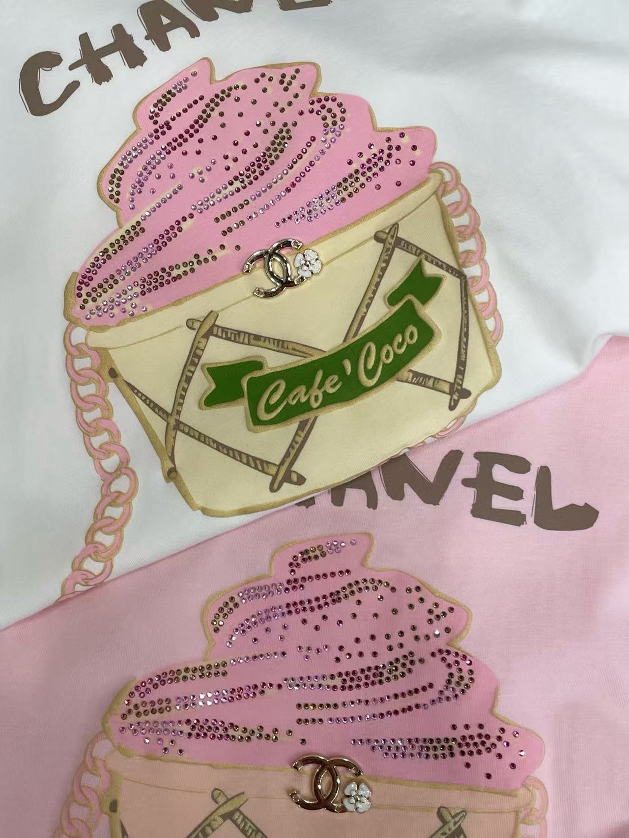 CHANE1 3DカメリアレタリングTシャツ【50％割引+送料無料】