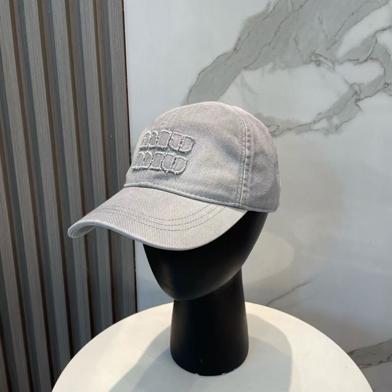 M1UM1U グラデーション ベースボールキャップ【50％割引+送料無料】